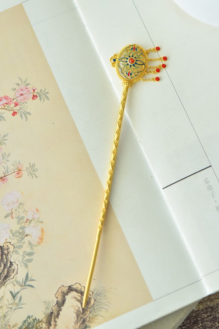 An Exquisite Sterling Silver-Gold Plated Inlaid White Jade Hairpin: An Exquisite Sterling Silver-Gold Plated Inlaid White Jade Hairpin,Size:15mmx20mm 纯银镀金镶白玉发簪