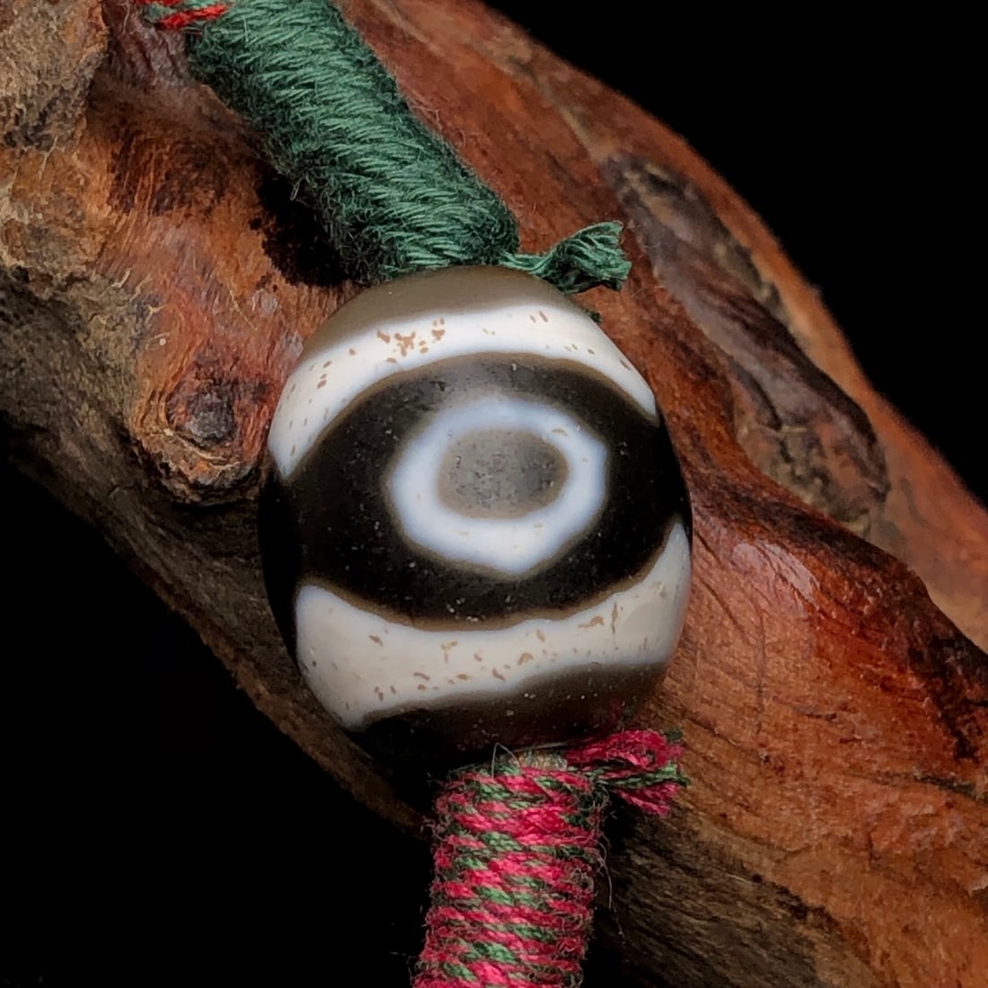 An Exquisite Dzi Bead Bracelets - 7