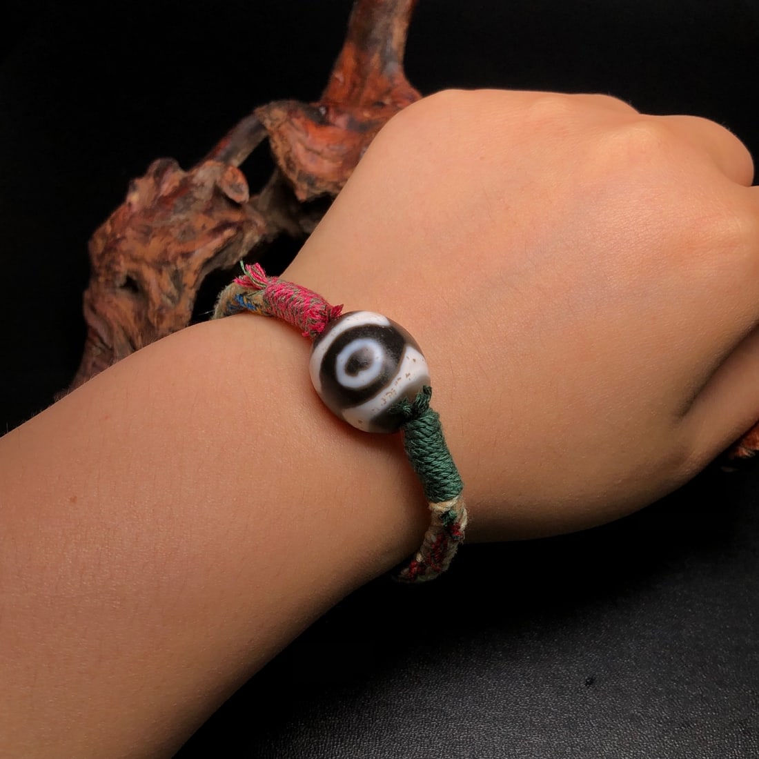 An Exquisite Dzi Bead Bracelets - 9