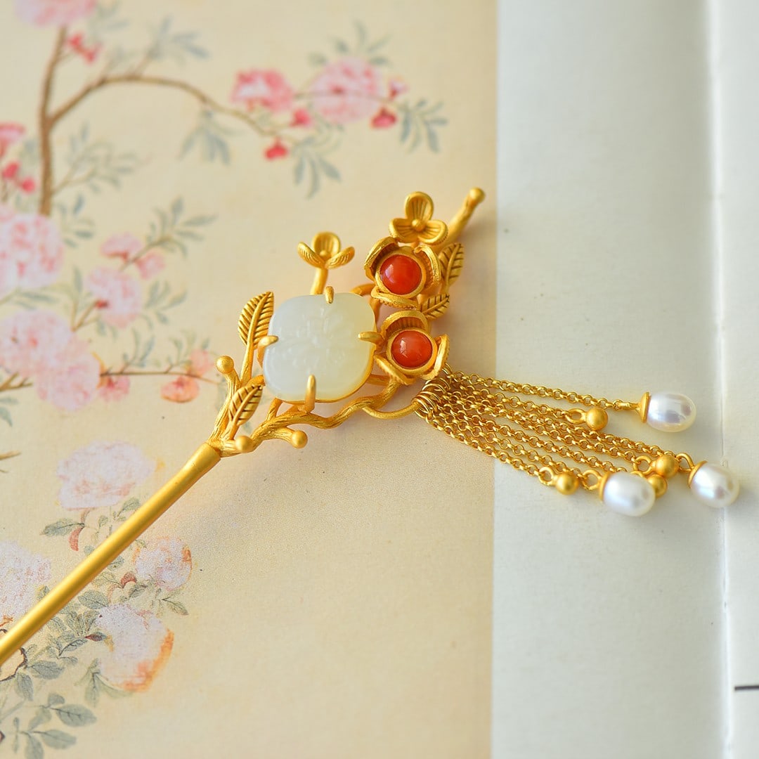 An Exquisite Sterling Silver-Gold Plated Inlaid White Jade Hairpin,Inlaid Pearl: An Exquisite Sterling Silver-Gold Plated Inlaid White Jade Hairpin,Inlaid Pearl,Size:13mmx16mm 纯银镀金镶白玉发簪,嵌珍珠