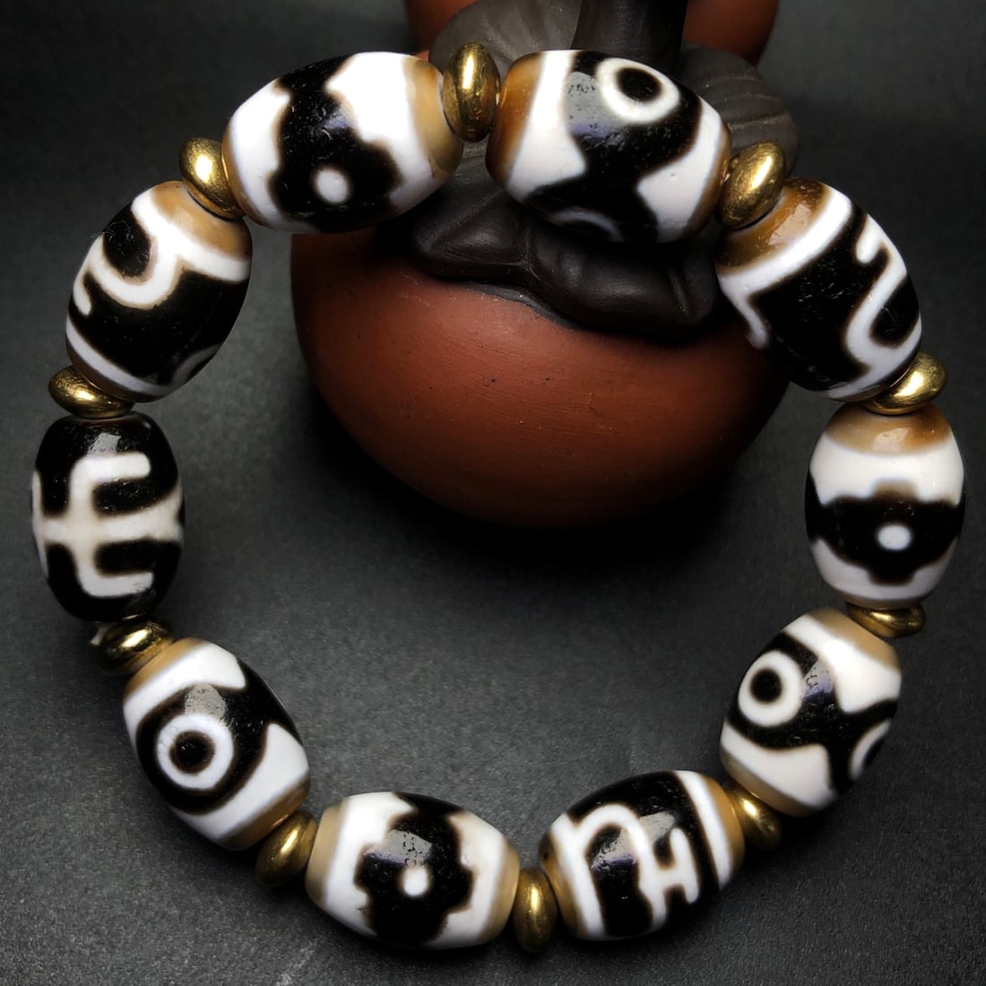 An Exquisite Dzi Bead Bracelets - 5