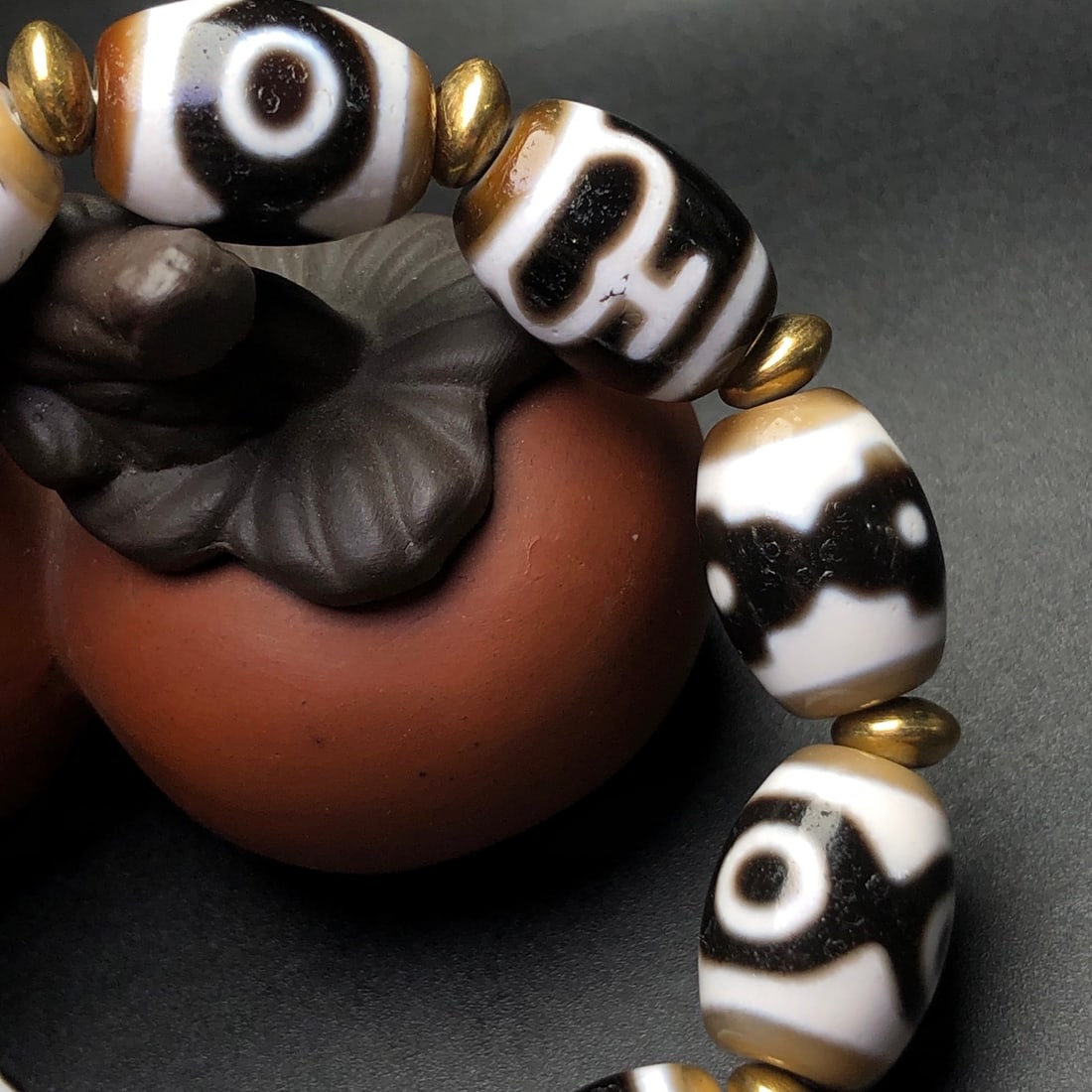 An Exquisite Dzi Bead Bracelets - 8