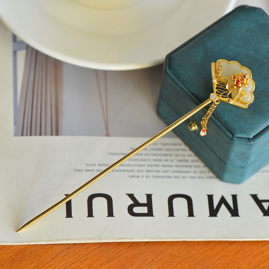 An Exquisite Sterling Silver-Gold Plated Inlaid White Jade Hairpin,Inlaid Diamonds: An Exquisite Sterling Silver-Gold Plated Inlaid White Jade Hairpin,Inlaid Diamonds,Size:15mmx28mm 纯银镀金镶白玉发簪,嵌钻石