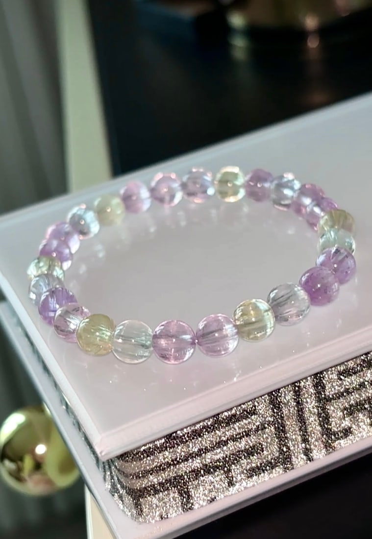 An Exquisite Crystal Bracelets - 2