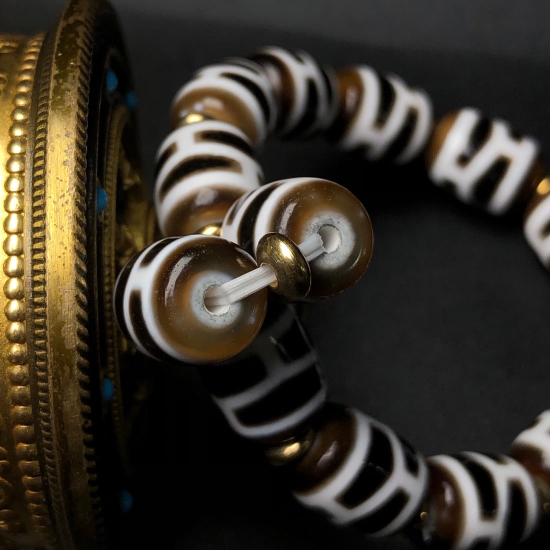 An Exquisite Dzi Bead Bracelets - 9