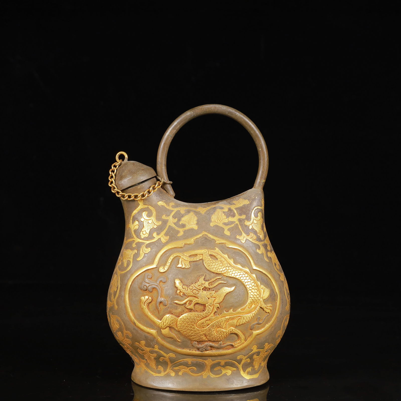 An Exquisite Gilt Silver Dragon Pattern Ewer (1 of 10)