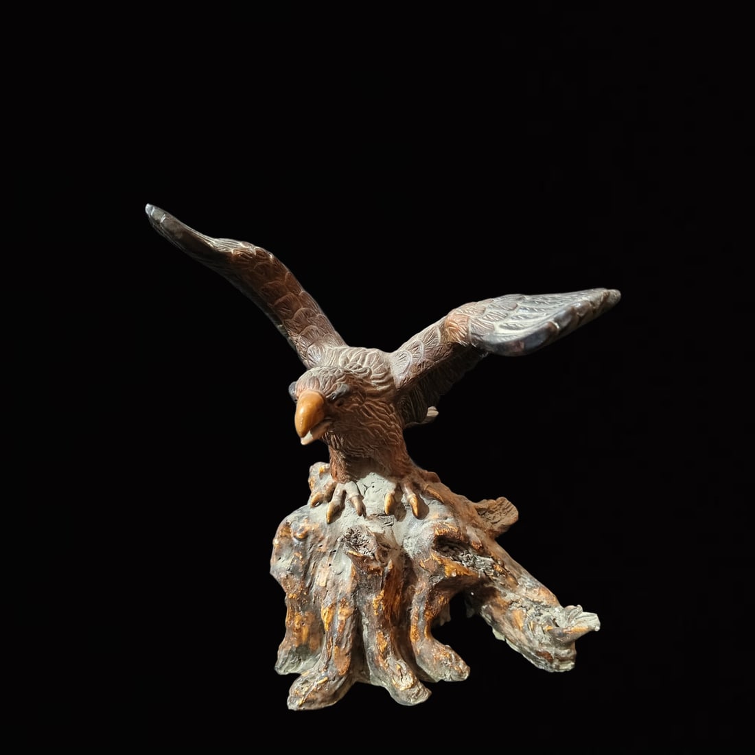 An Exquisite Shiwan yao Eagle Ornament: An Exquisite Shiwan yao Eagle Ornament,Qing Dynasty, China,Size:11.8inx9.4inx12.2in 石湾窑雄鹰摆件,中国清代