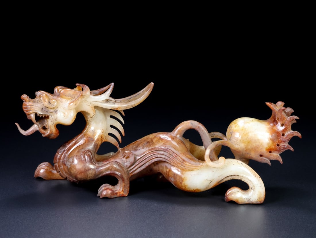 An Archaic Gaogu yu Dragon Ornament: An Archaic Gaogu yu Dragon Ornament,Ancient Time, China,Size:9.8inx3.7inx2.8in,Weight:944.5g 高古玉龙摆件,中国远古时期