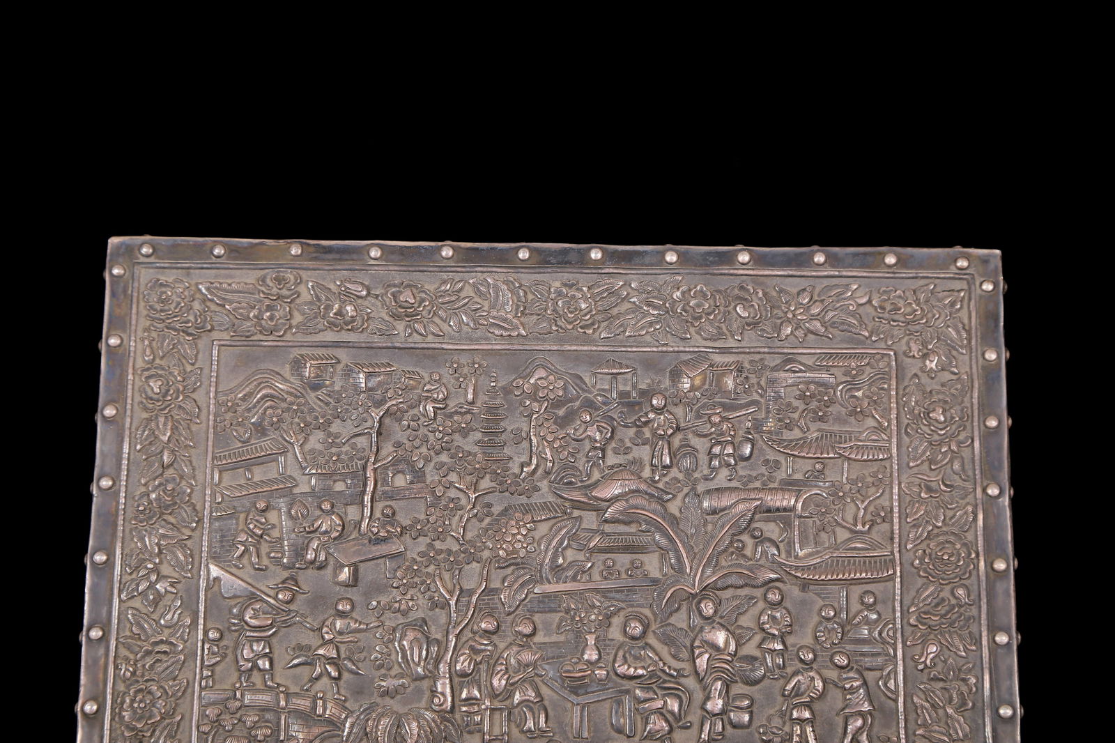 An Exquisite Silver Landscape and Figure Pattern Box - 3