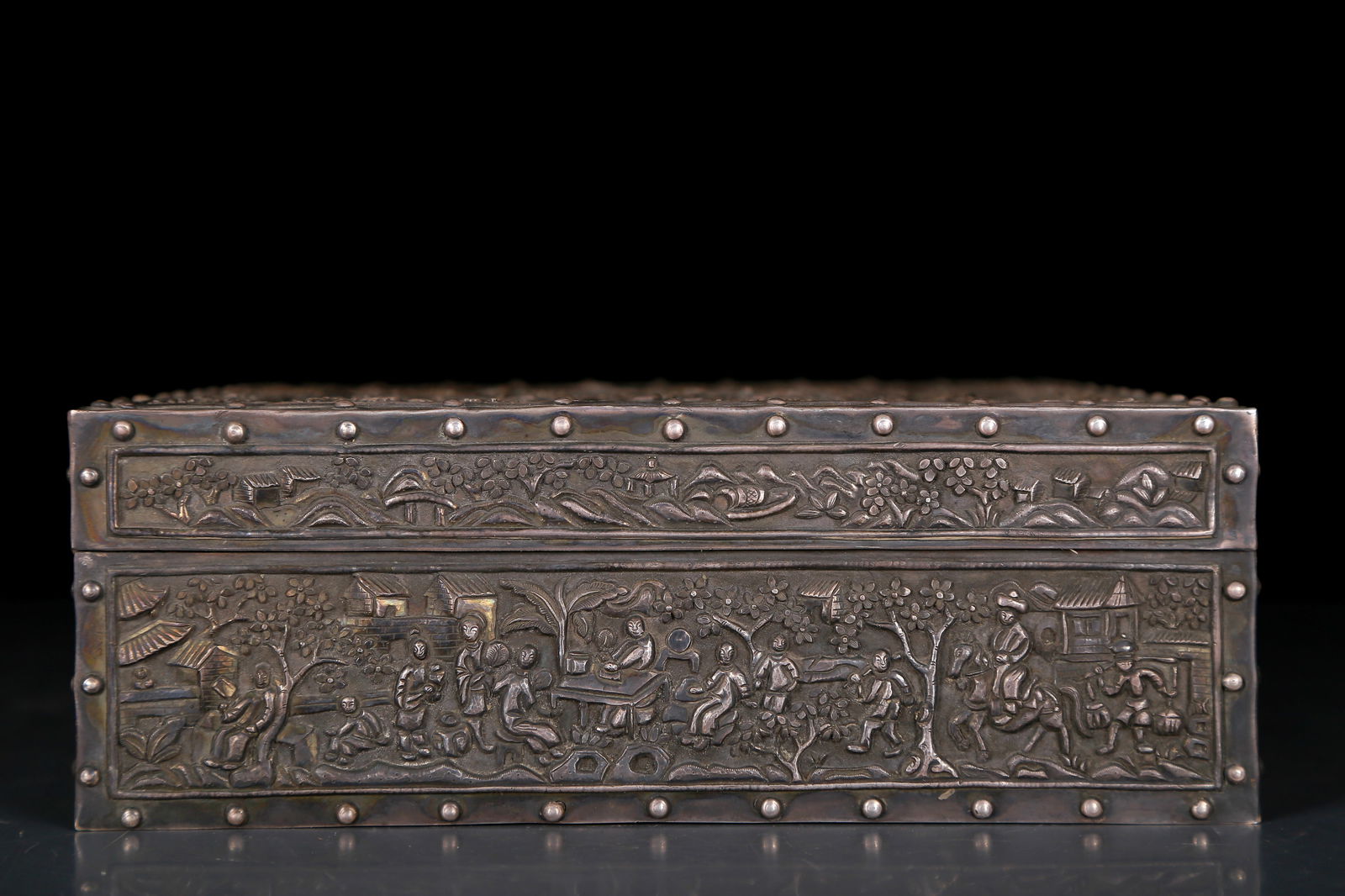 An Exquisite Silver Landscape and Figure Pattern Box - 9
