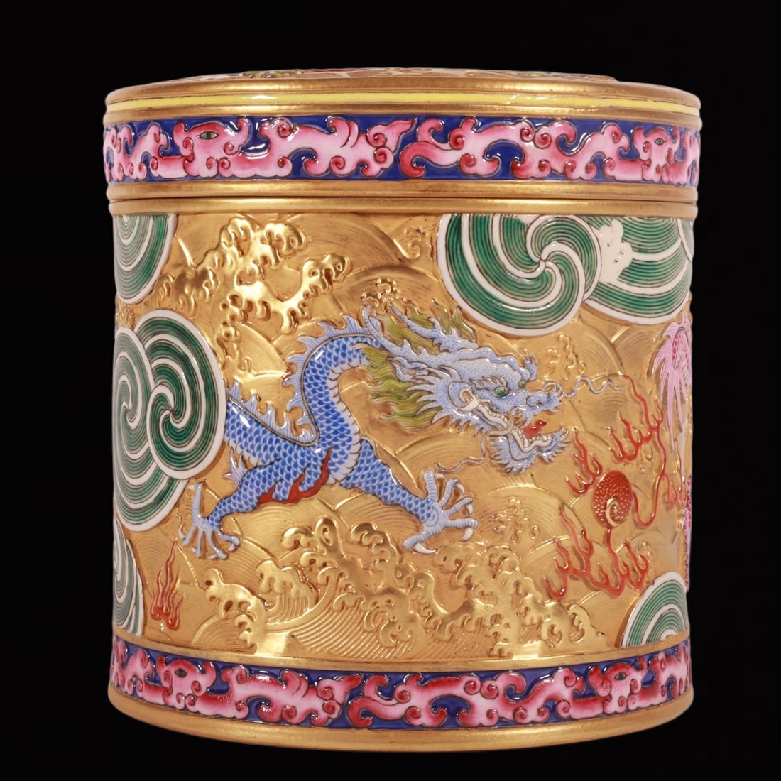 An Exquisite Enamel Gold Ground Seawater and Dragon Pattern Tea Caddy: An Exquisite Enamel Gold Ground Seawater and Dragon Pattern Tea Caddy,Qing Dynasty, China,Qianlong Six-character Mark,Size:5.3inx5.3in 珐琅彩金地海水龙&