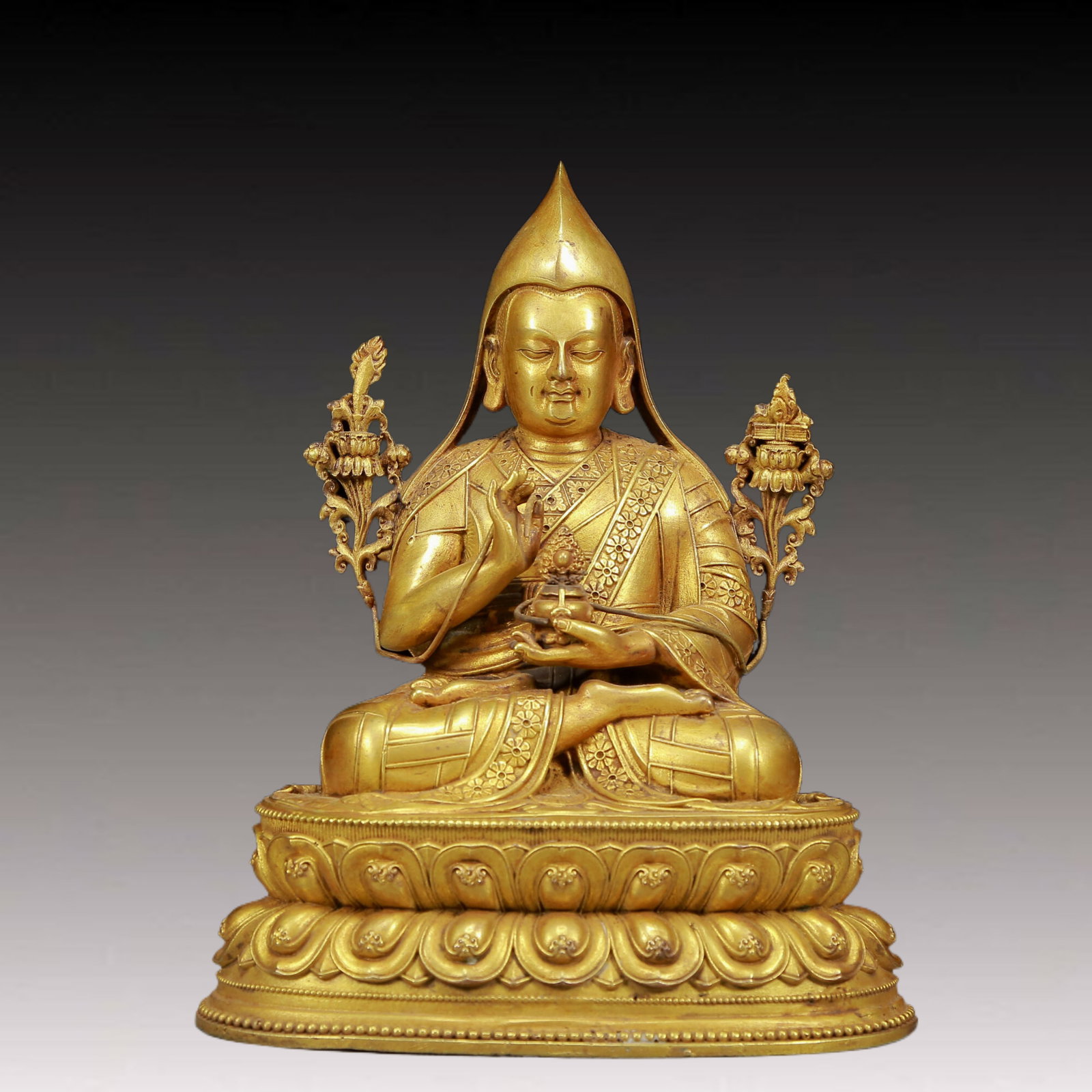 A Solemn Gilt Bronze Statue of Tsongkhapa: A Solemn Gilt Bronze Statue of Tsongkhapa,Ming Dynasty, China,Size:7.1inx5.1inx9.1in,Weight:3155g 铜鎏金宗喀巴像，明代