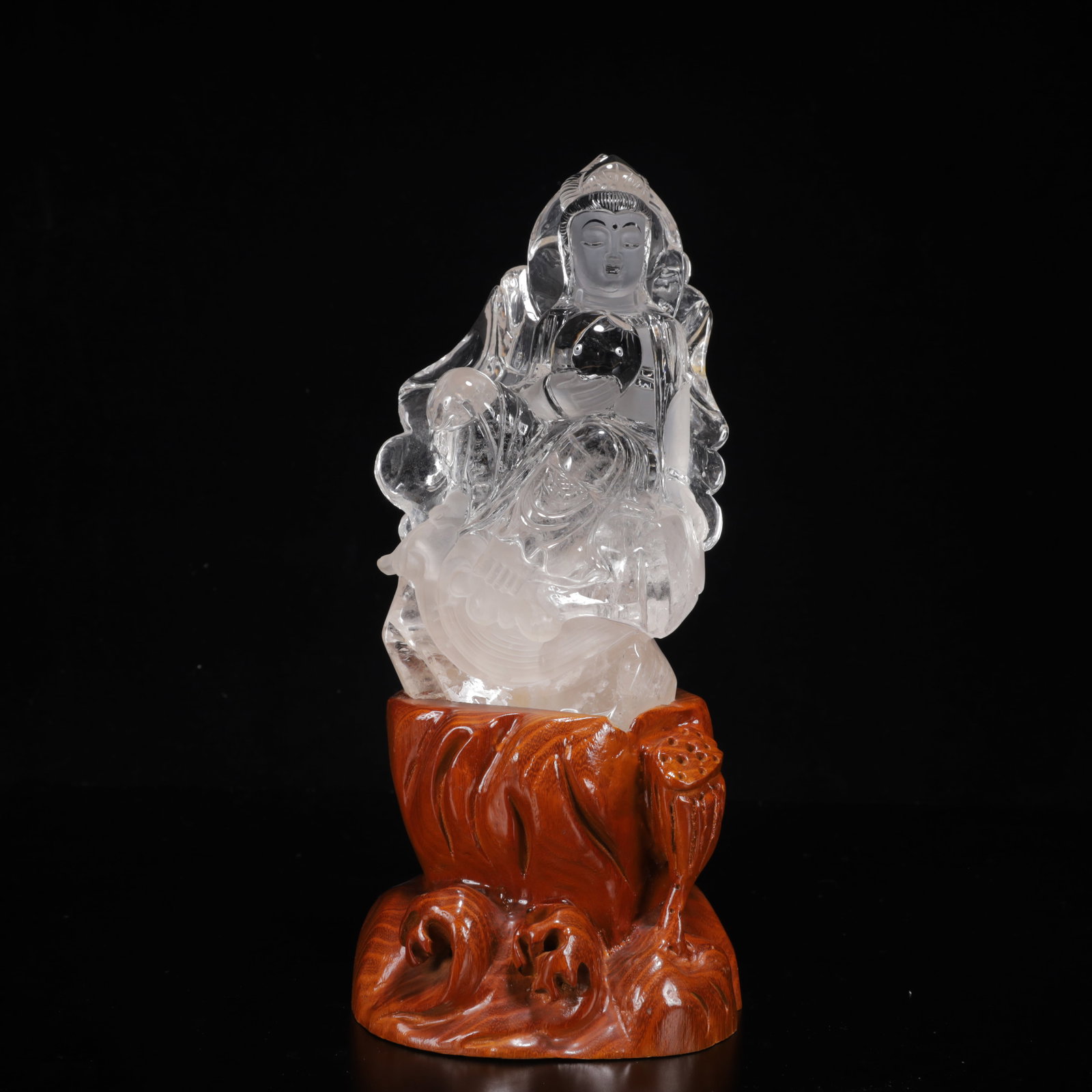An Exquisite Crystal Statue of Avalokitesvara: An Exquisite Crystal Statue of Avalokitesvara,Size:4.3inx2.8inx7.1in,Weight:1850g 水晶观音像