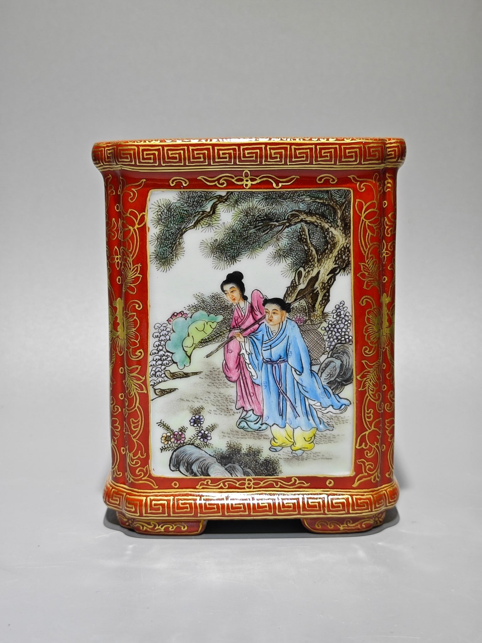 An Exquisite Famille-Rose Painted Gold Character and Story Pattern Brush Pot: An Exquisite Famille-Rose Painted Gold Character and Story Pattern Brush Pot,Qing Dynasty,China,Qianlong Four-character Mark,Size:5.3inx4.2in 粉彩描金人物故&#