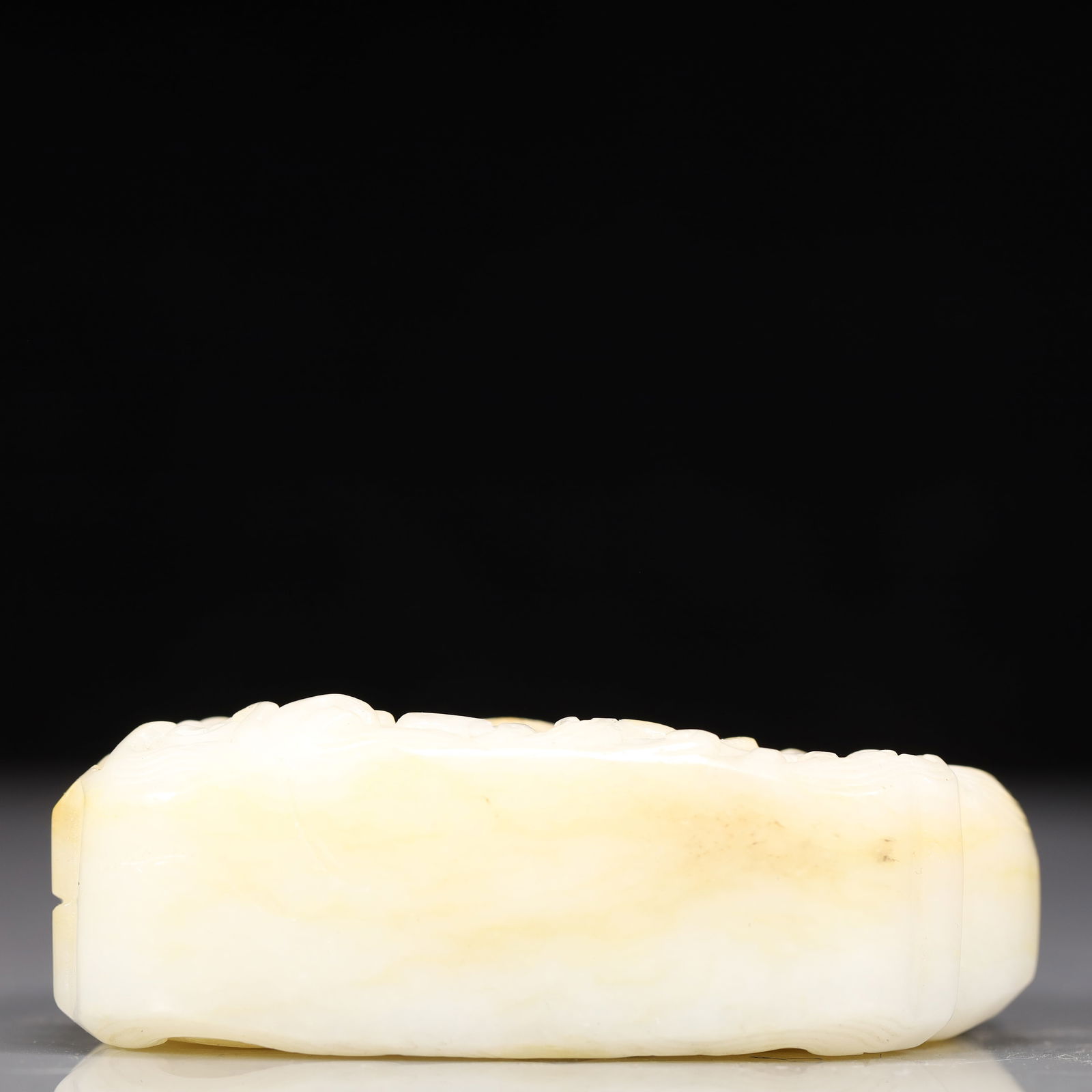 An Exquisite White Jade Dragon Pattern Ornament - 6