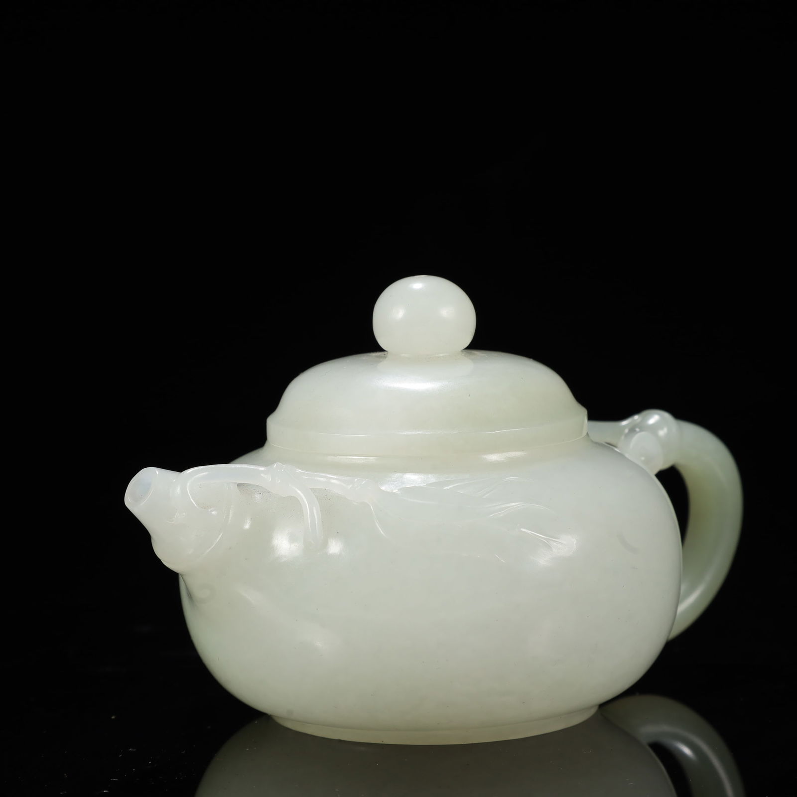 An Exquisite White Jade Bamboo Pattern Teapot - 2