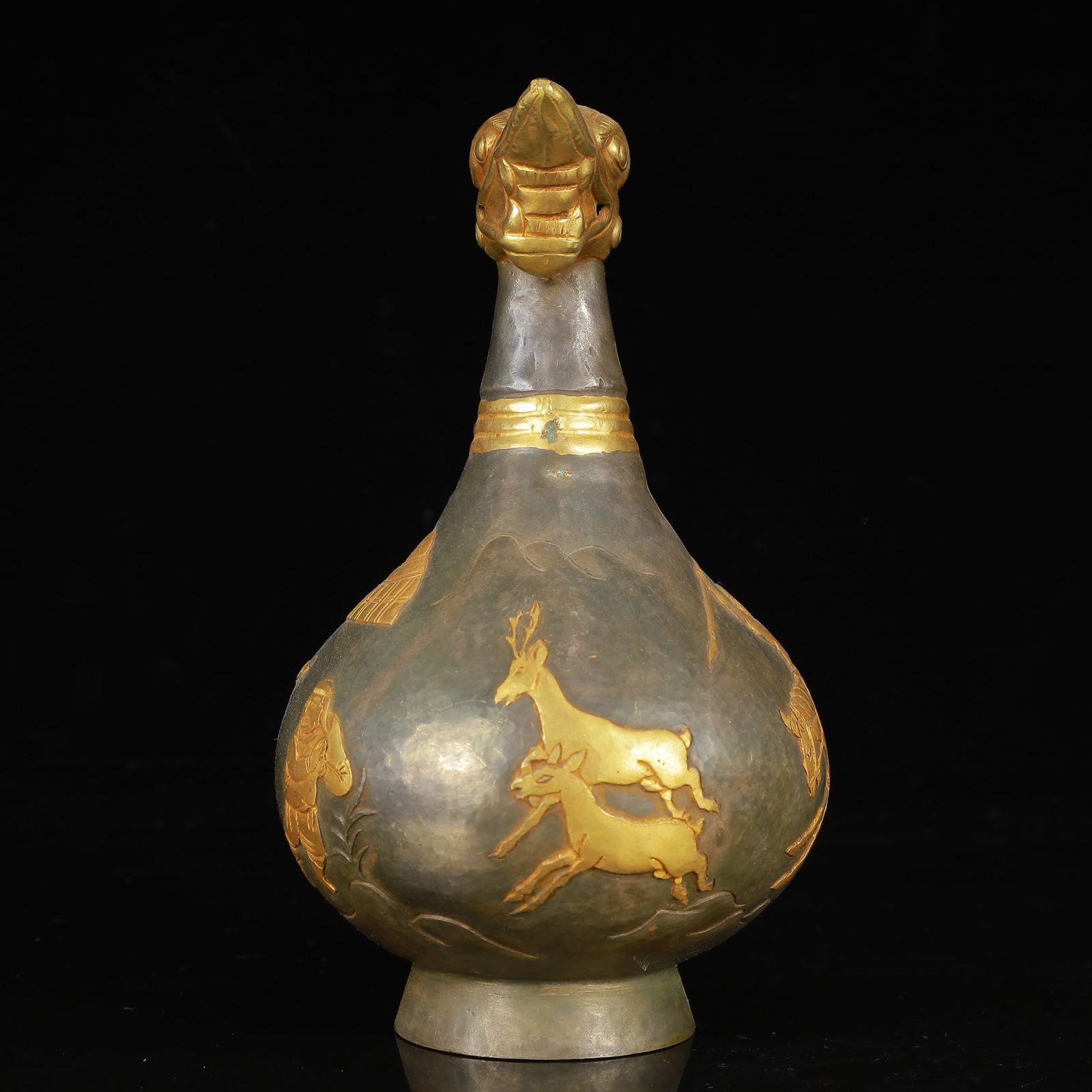 An Exquisite Gilt Silver Figure Pattern Vase - 4