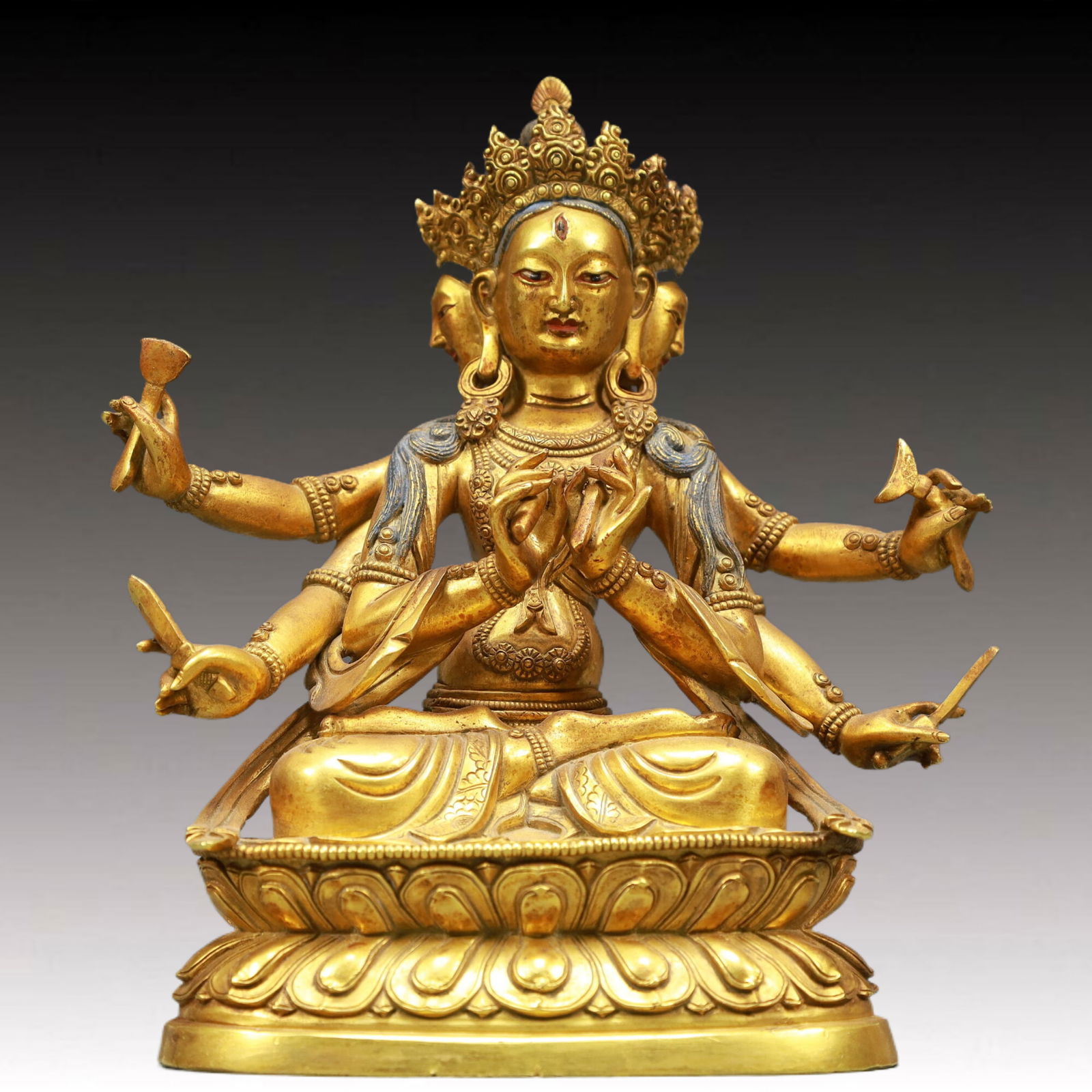 A Solemn Gilt Bronze Statue of Tara: A Solemn Gilt Bronze Statue of Tara,Qing Dynasty, China,Size:4.9inx3.3inx7.3in Weight:1750g 铜鎏金度母像,中国清代