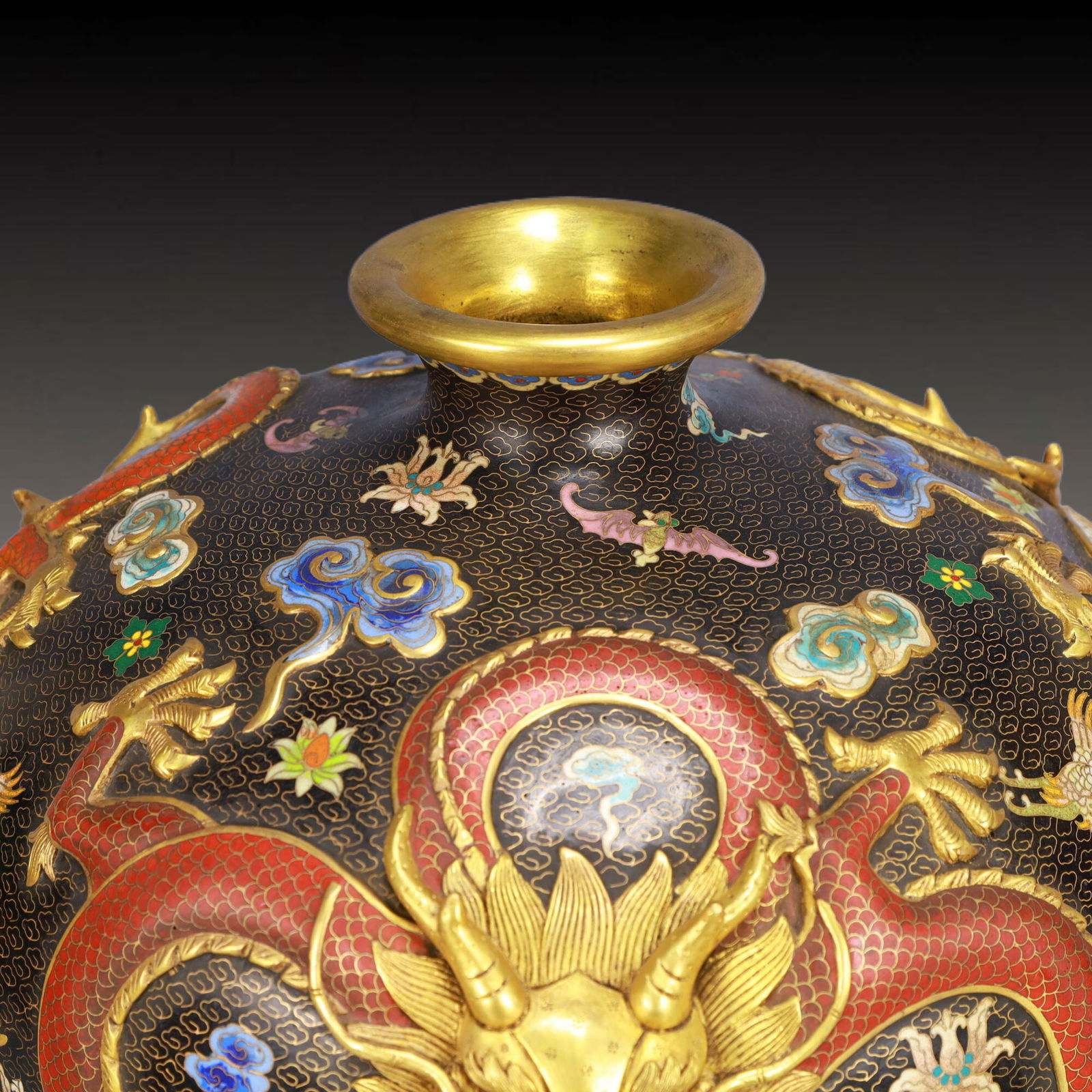A Rare Cloisonne Dragon Pattern Vase - 2