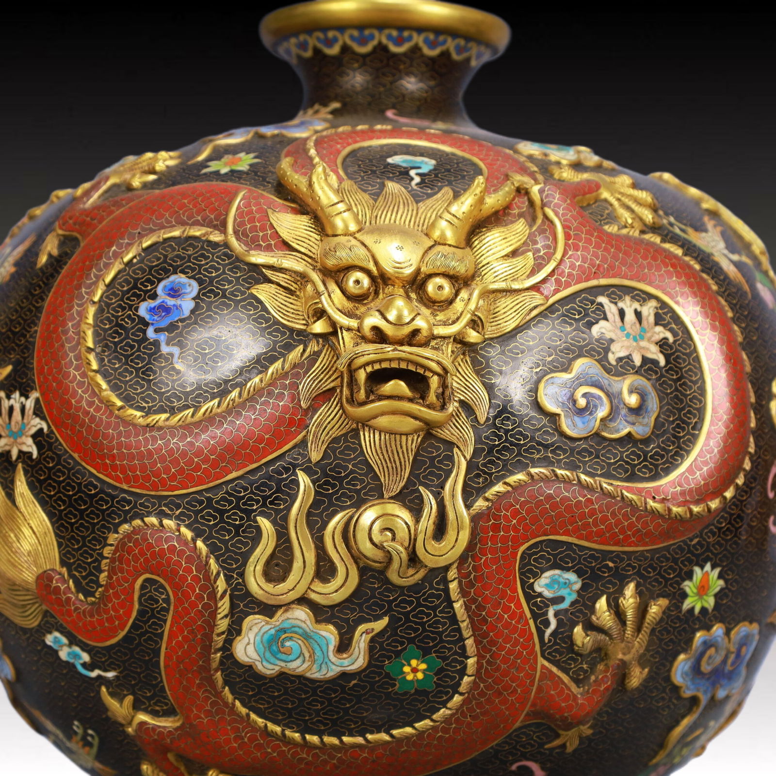 A Rare Cloisonne Dragon Pattern Vase - 3