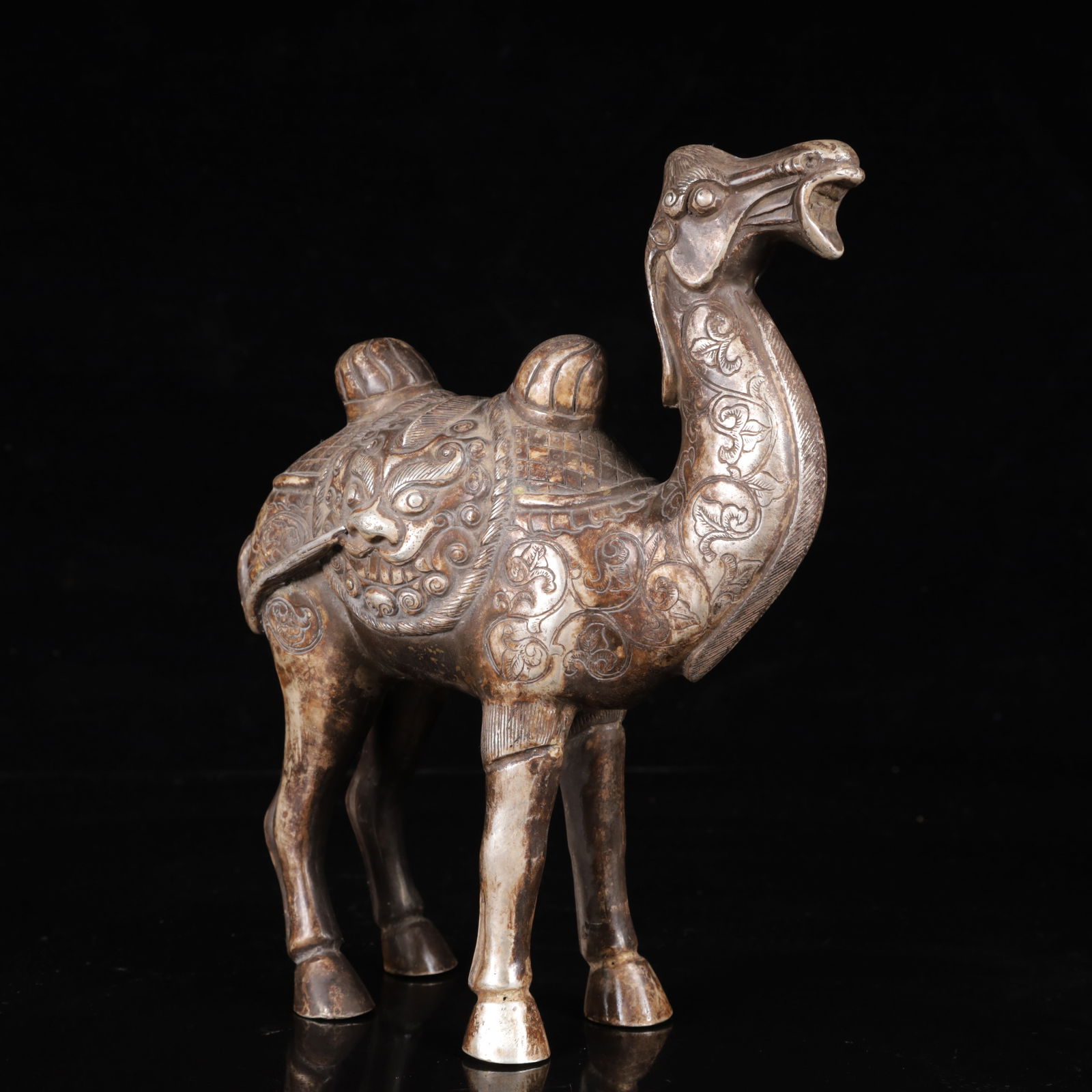An Exquisite Silver Beast-Face Pattern Camel Ornament - 5
