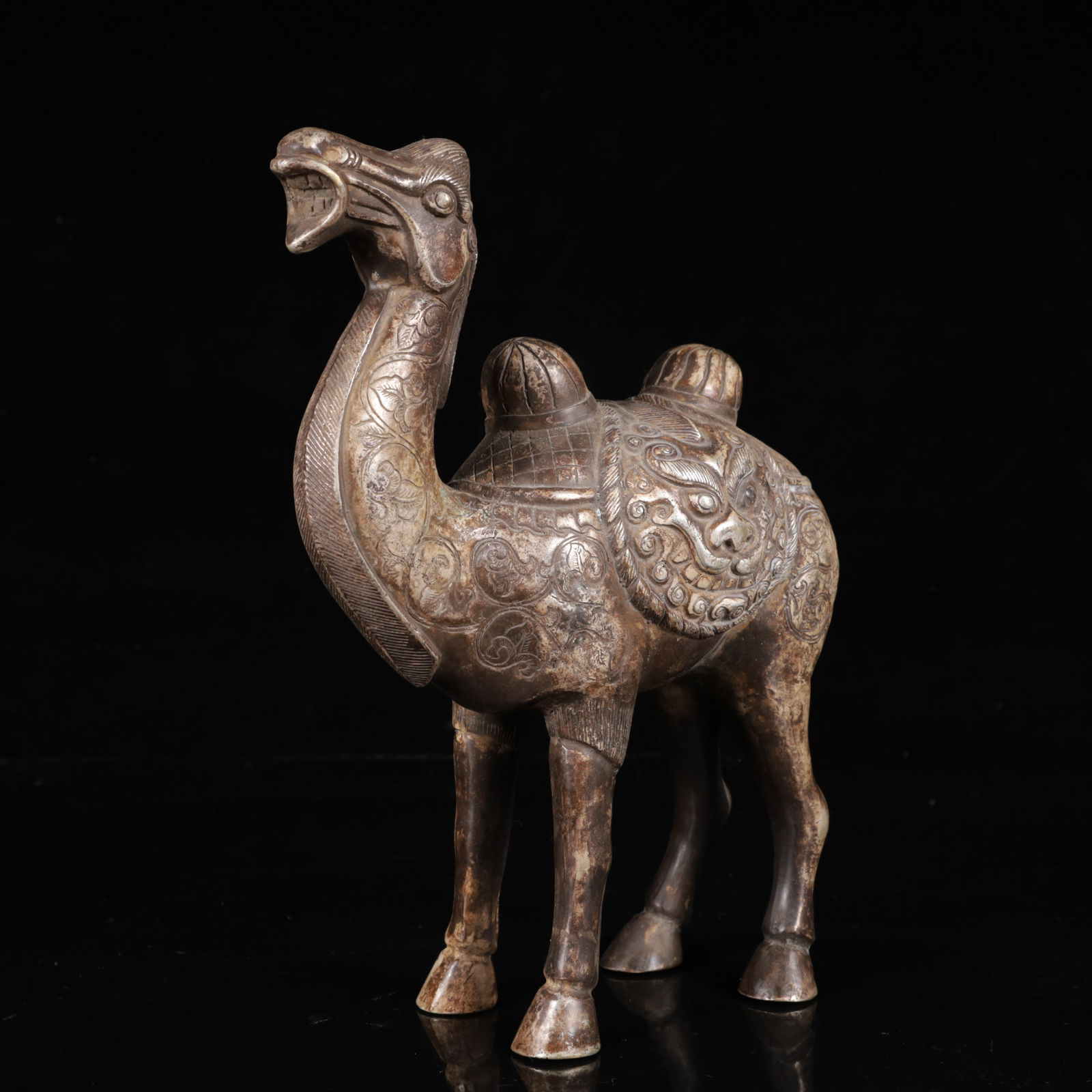 An Exquisite Silver Beast-Face Pattern Camel Ornament - 6