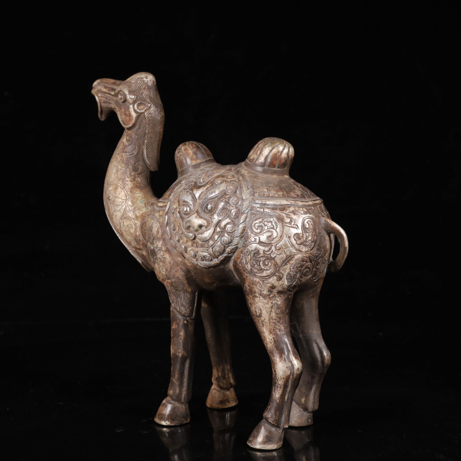 An Exquisite Silver Beast-Face Pattern Camel Ornament - 8