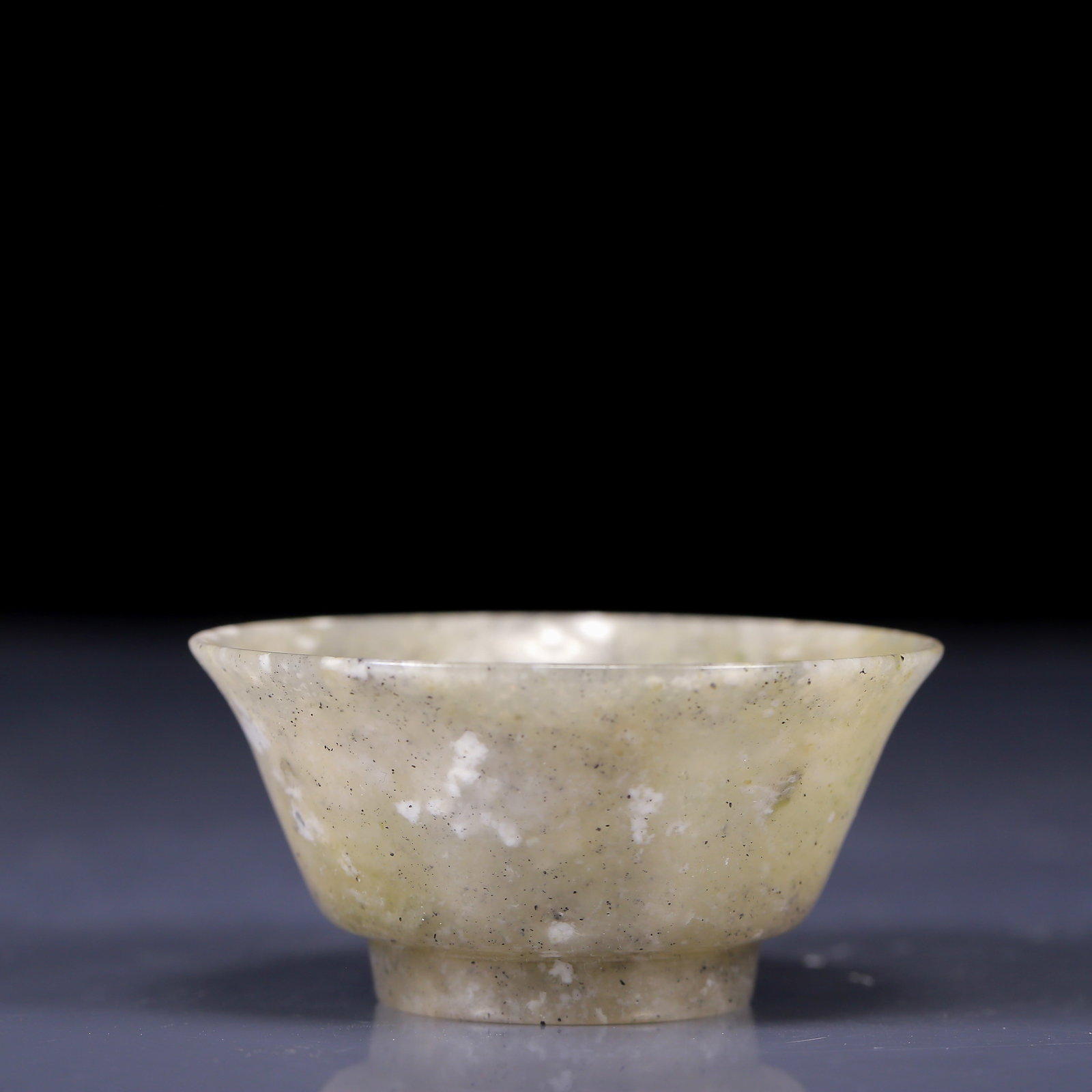An Exquisite Hetian Jade Cup (1 of 5)