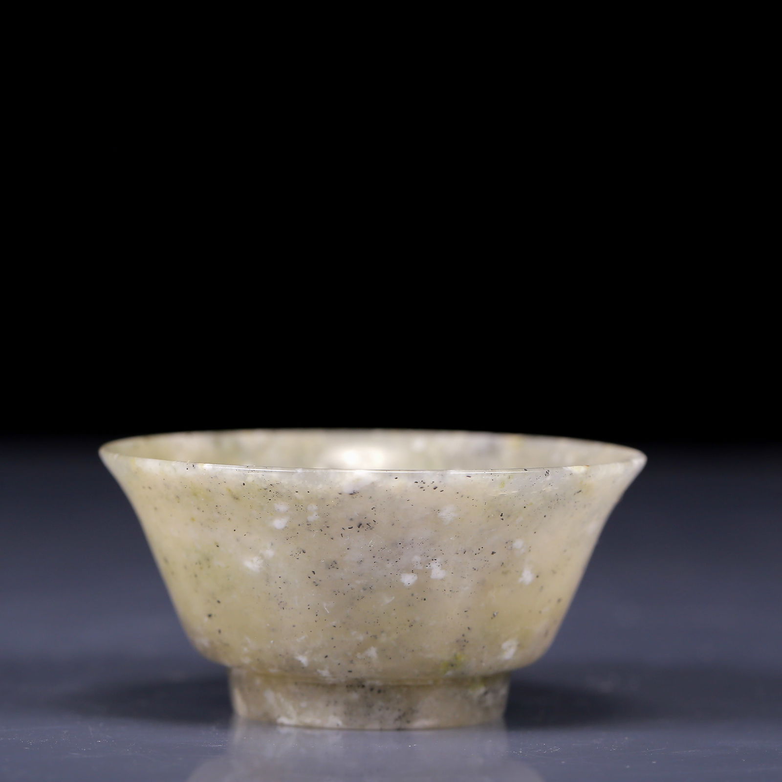 An Exquisite Hetian Jade Cup - 3