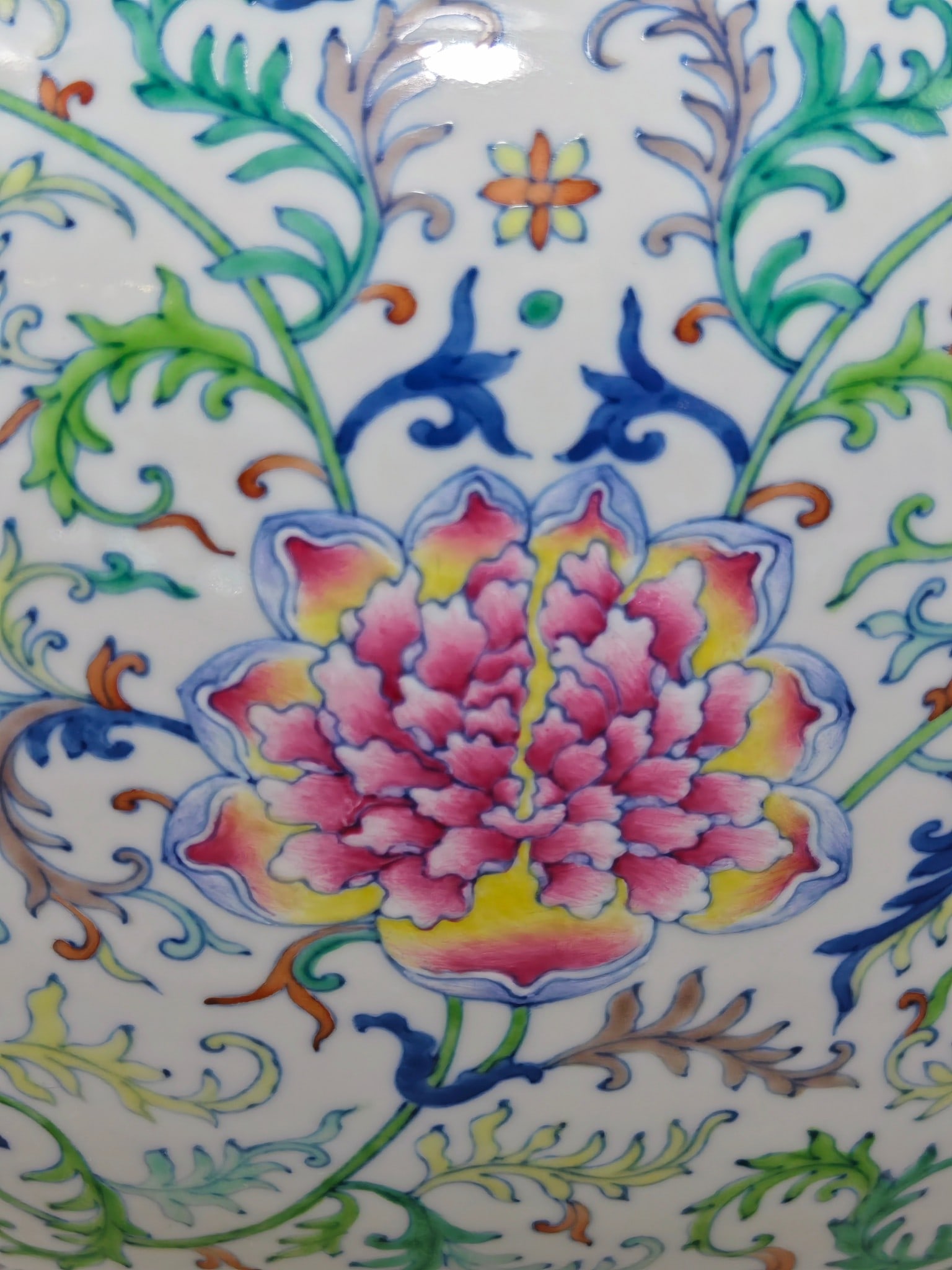 An Exquisite Doucai Lotus Pattern Jar - 6