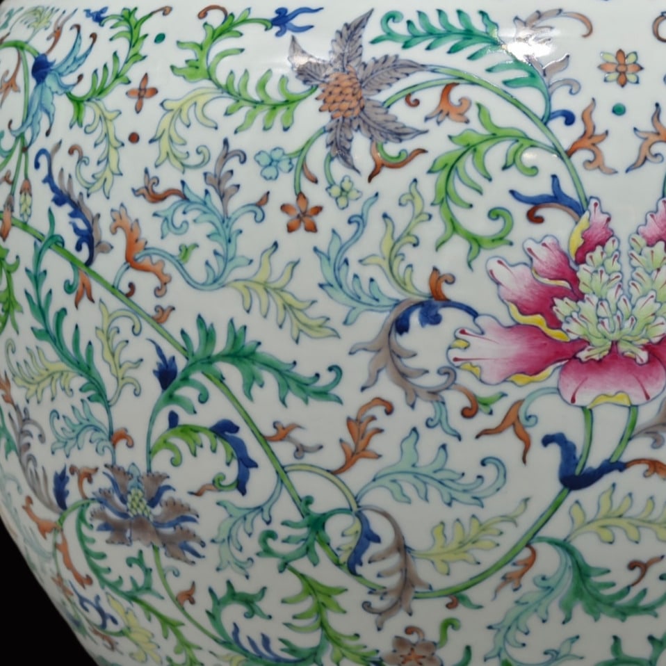An Exquisite Doucai Lotus Pattern Jar - 7