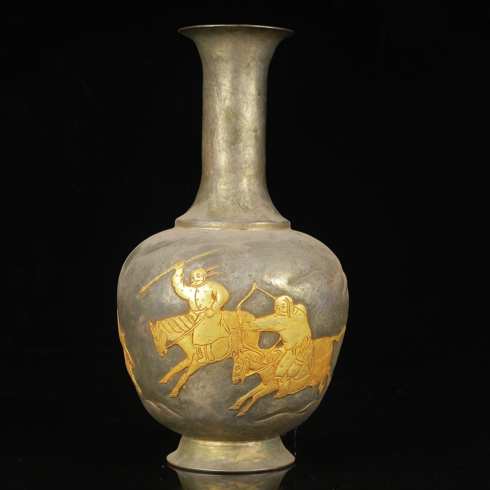 An Exquisite Gilt Silver Figure Pattern Vase - 11