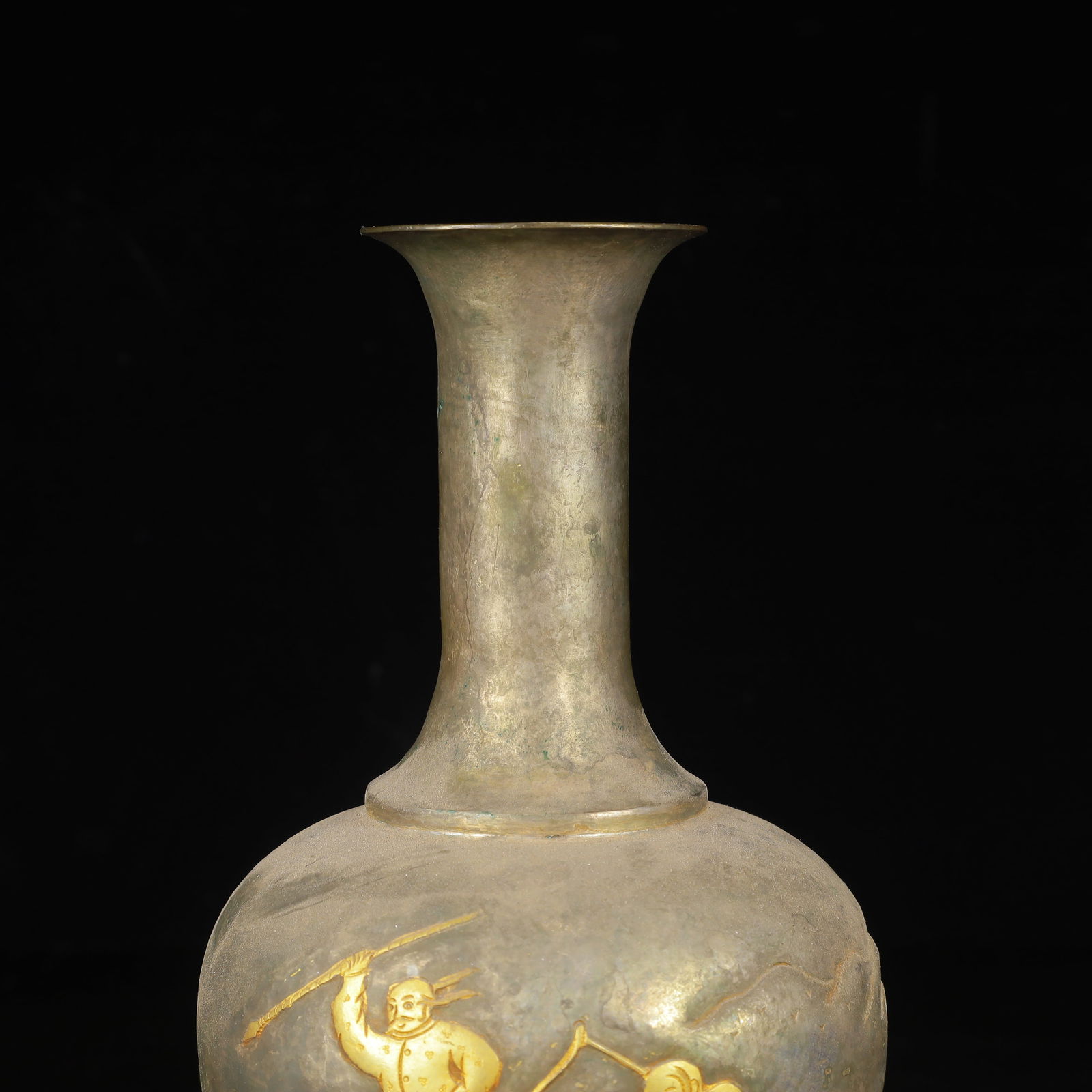 An Exquisite Gilt Silver Figure Pattern Vase - 2