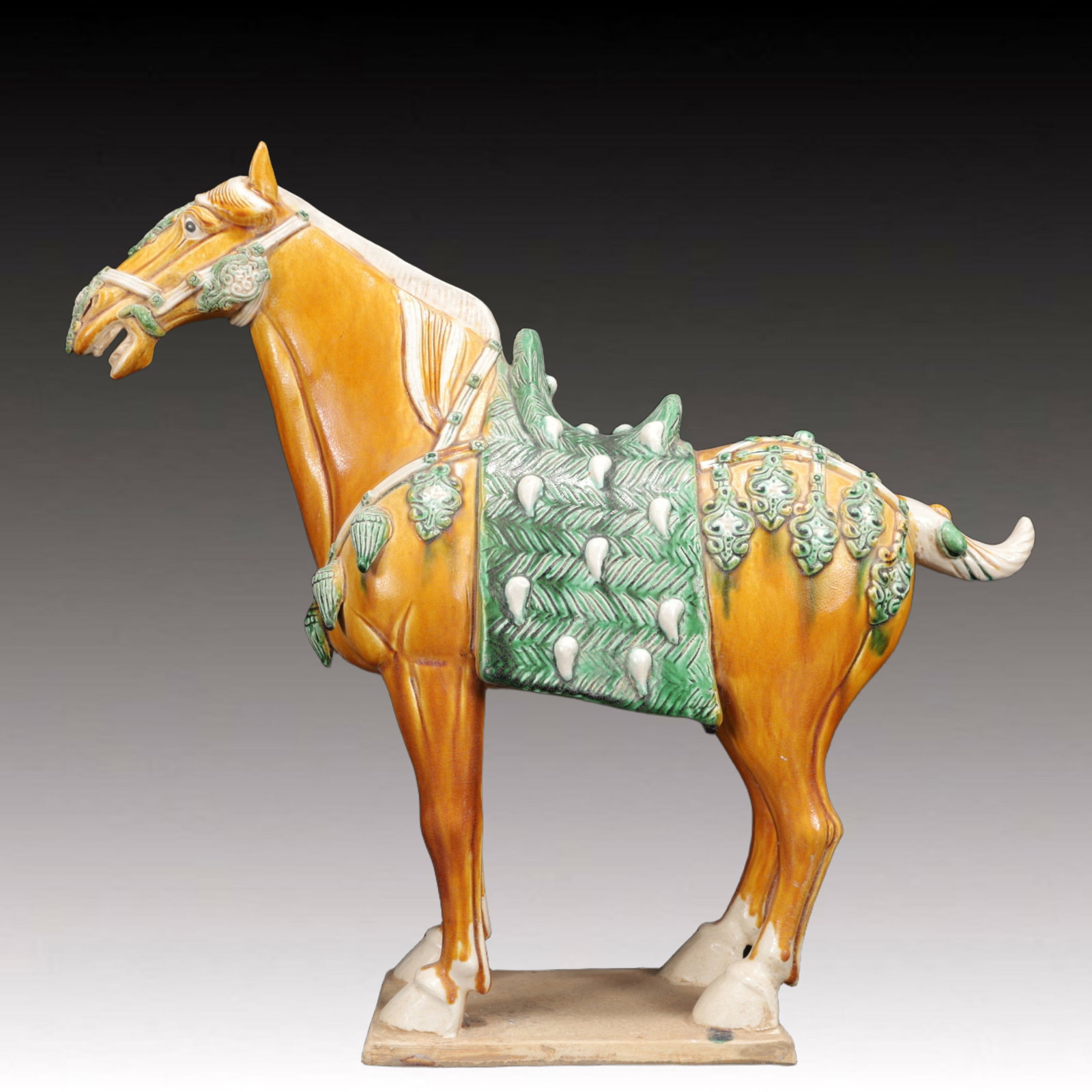 An Rare Tang Tri-Color Glazed Pottery Horse Ornament (1 of 11)