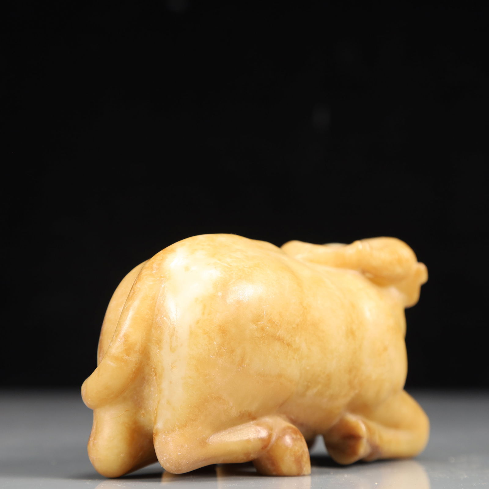 An Exquisite Hotan Jade Buffalo Ornament - 6