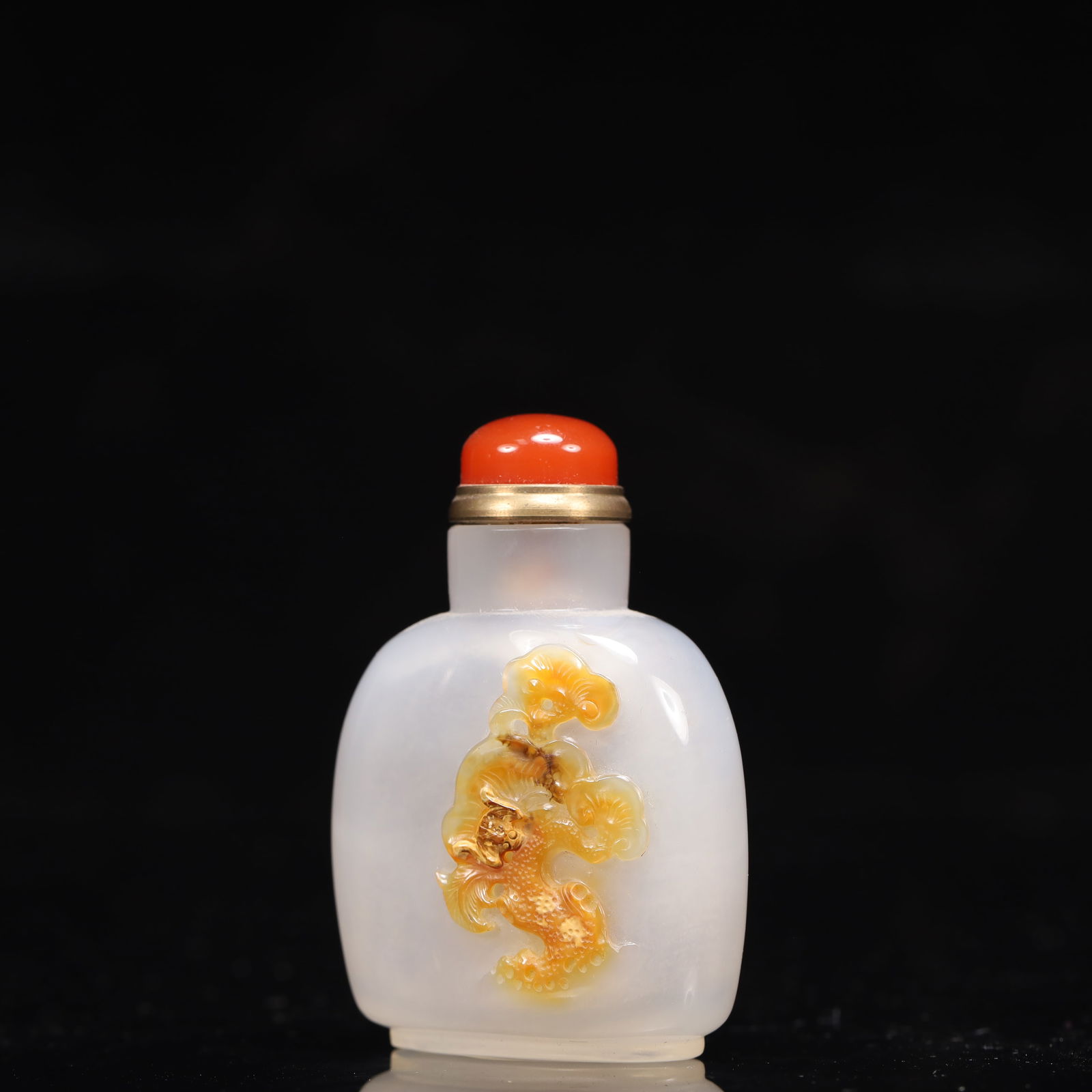 An Exquisite Agate Pine and Bats Pattern Snuff Bottle - 2