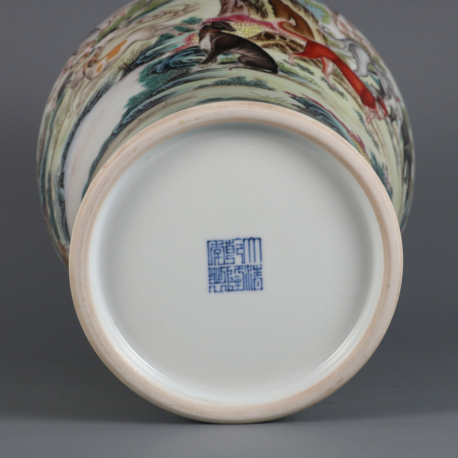 An Exquisite Enamel Dog Pattern Vase - 8