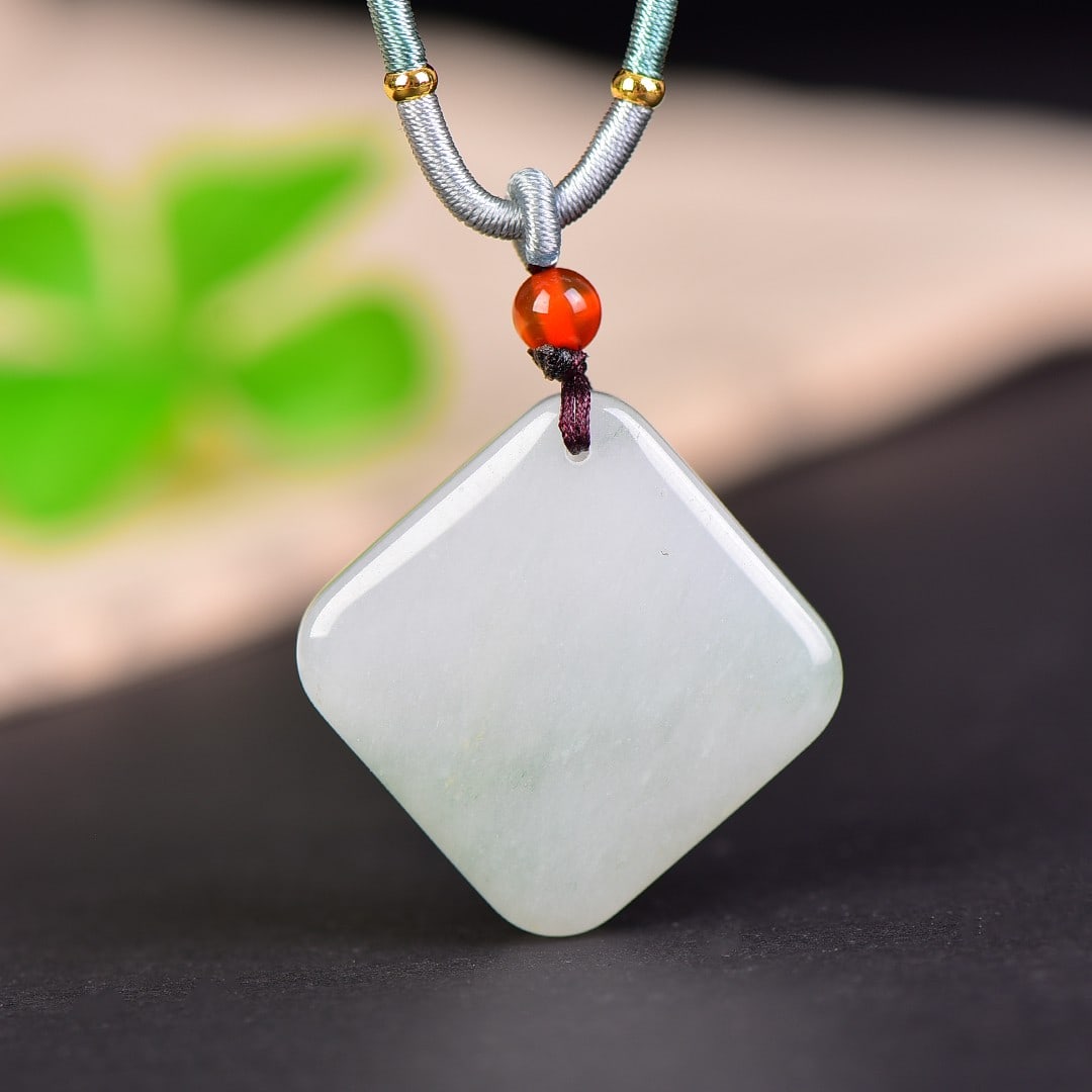 An Exquisite Jadeite Pendant - 2