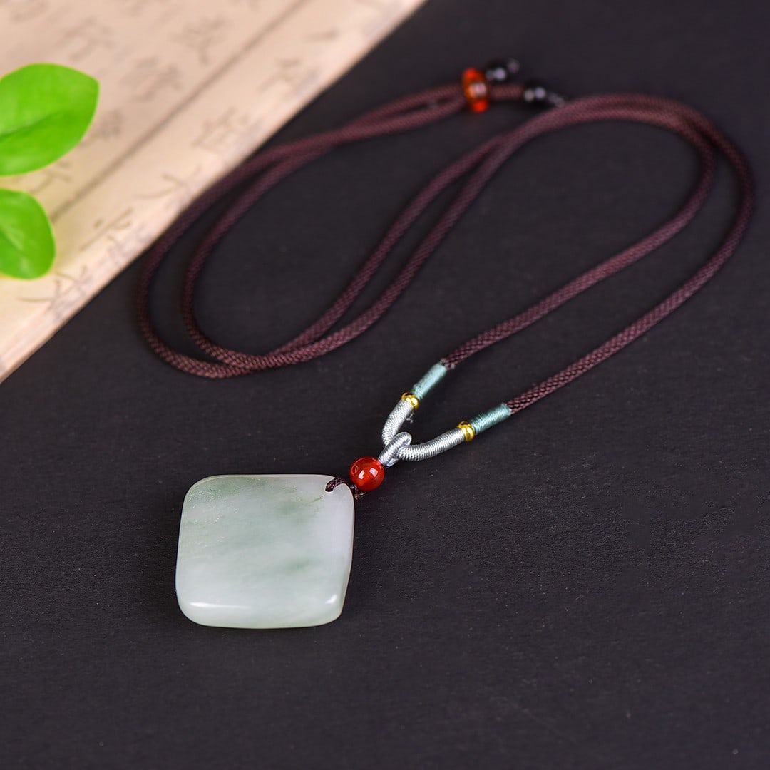 An Exquisite Jadeite Pendant - 3