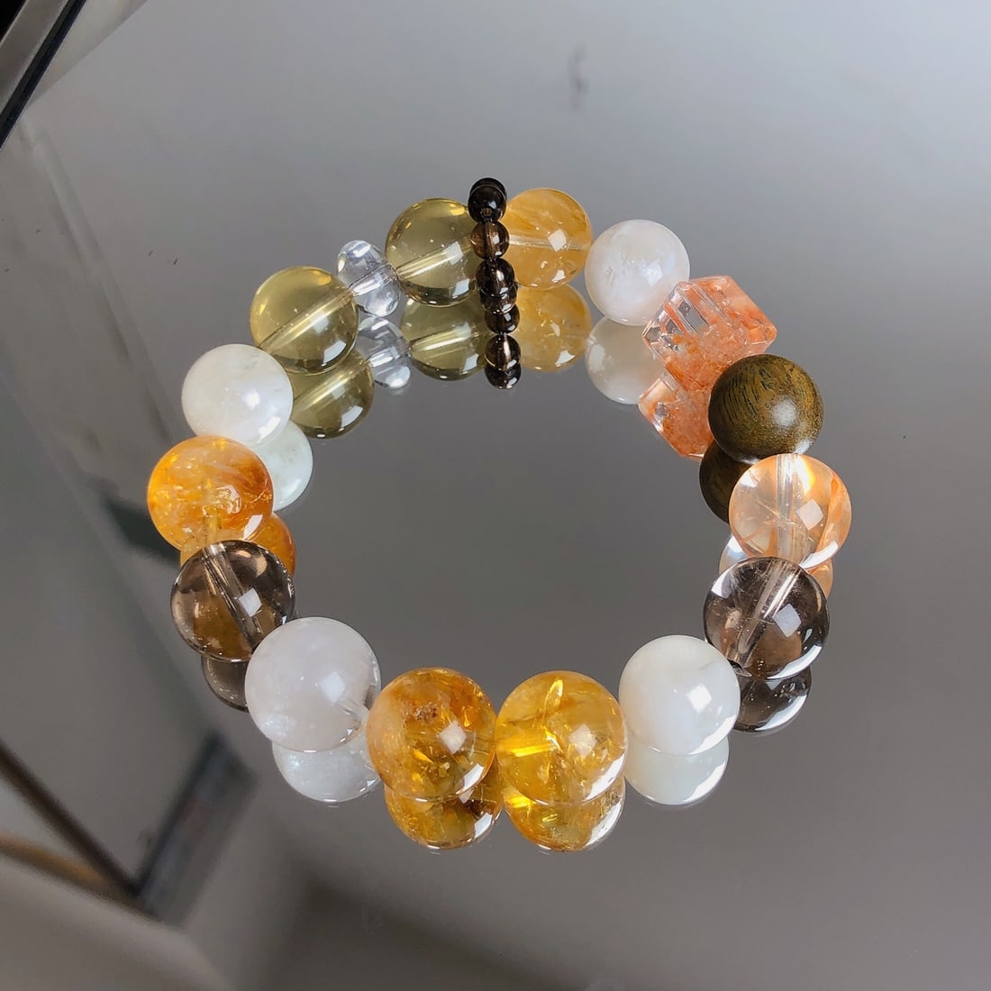 An Exquisite Crystal Bracelets - 7