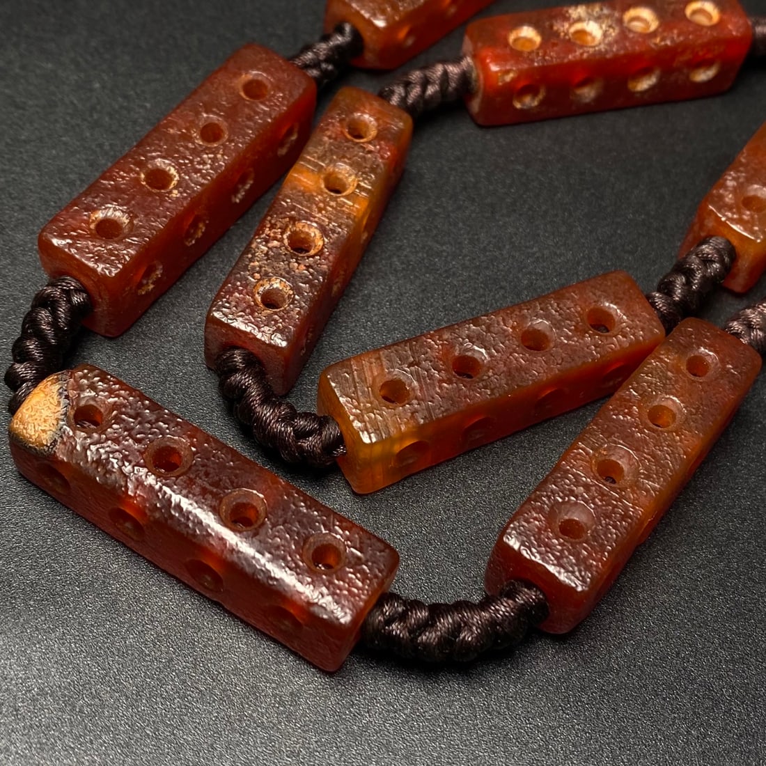 A Precious Agate Necklace - 8