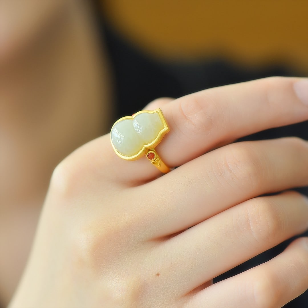 An Exquisite Sterling Silver-Gold Plated Inlaid White Jade Ring: An Exquisite Sterling Silver-Gold Plated Inlaid White Jade Ring 纯银镀金镶白玉戒指