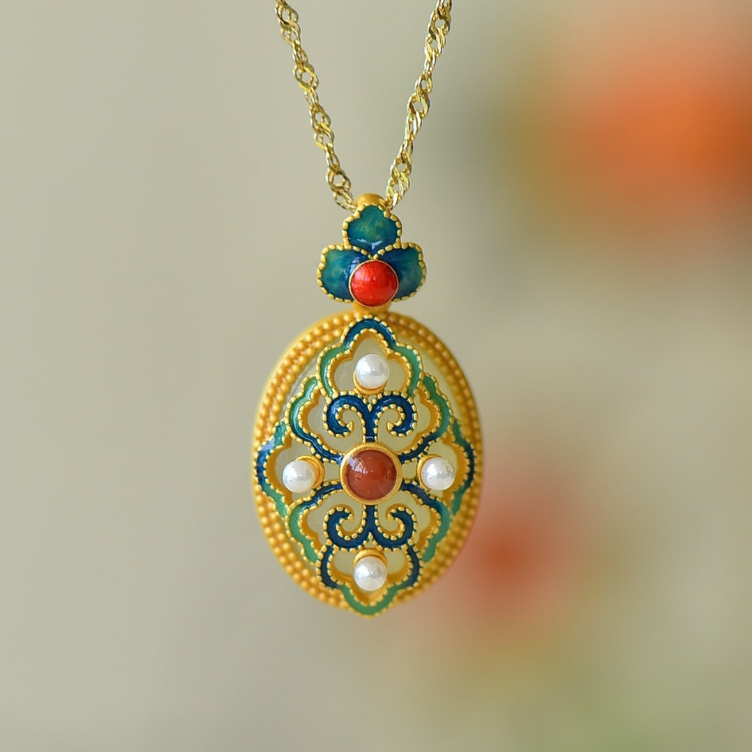 An Exquisite Sterling Silver-Gold Plated Inlaid White Jade Pendant,Inlaid Pearl: An Exquisite Sterling Silver-Gold Plated Inlaid White Jade Pendant,Inlaid Pearl 纯银镀金镶白玉吊坠,嵌珍珠