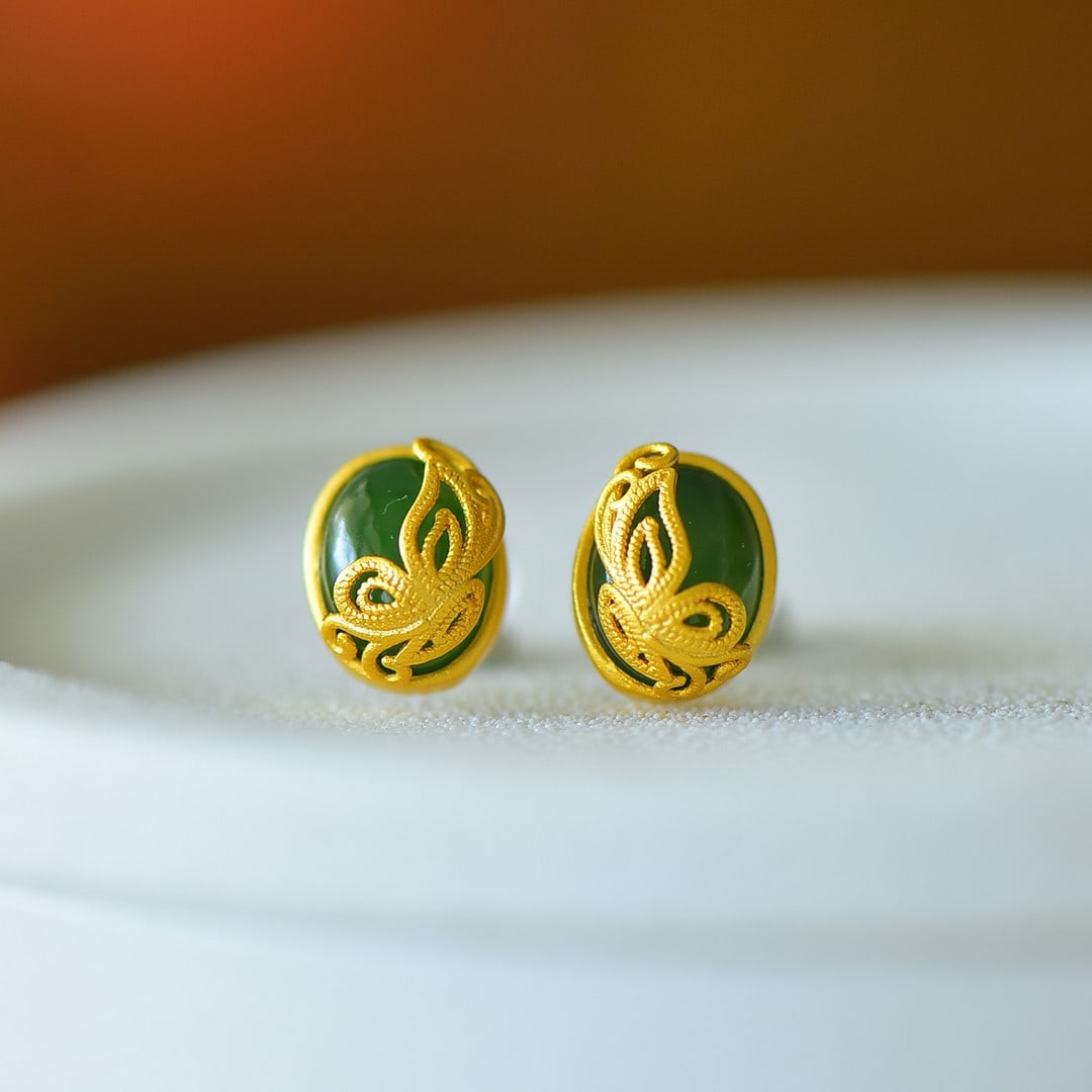 A Pair of Exquisite Sterling Silver-Gold Plated Inlaid Jasper Earrings: A Pair of Exquisite Sterling Silver-Gold Plated Inlaid Jasper Earrings 一对纯银镀金镶碧玉耳环