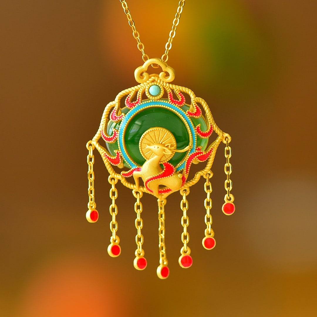 An Exquisite Sterling Silver-Gold Plated Inlaid Jasper Pendant: An Exquisite Sterling Silver-Gold Plated Inlaid Jasper Pendant 纯银镀金镶碧玉吊坠