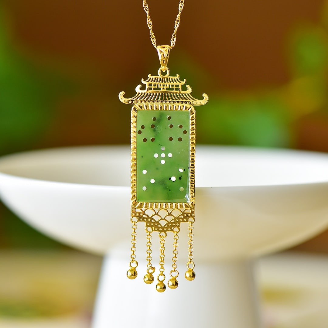 An Exquisite Sterling Silver-Gold Plated Inlaid Jasper Pendant,Inlaid Diamond: An Exquisite Sterling Silver-Gold Plated Inlaid Jasper Pendant,Inlaid Diamond 纯银镀金镶碧玉项链,嵌钻石