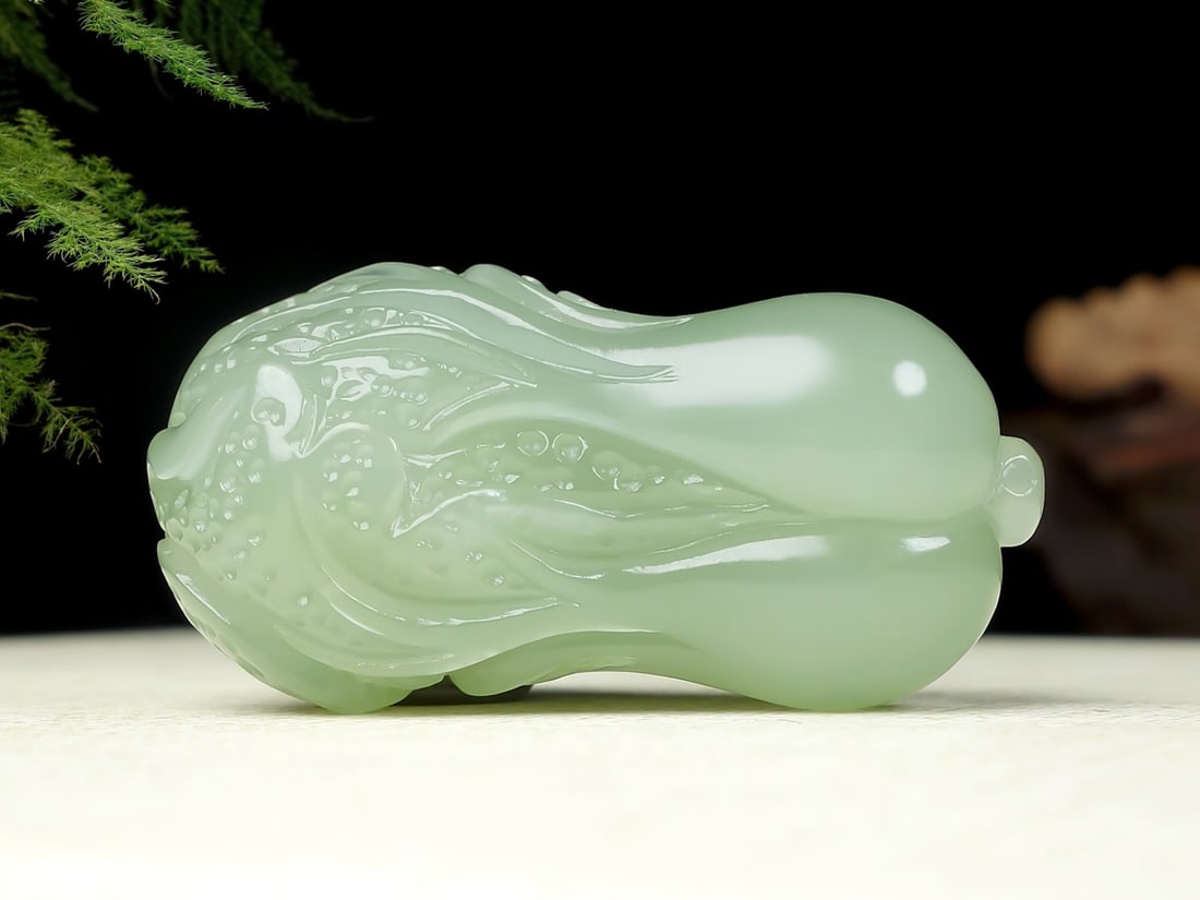 An Exquisite White Jade Cabbage Pendant: An Exquisite White Jade Cabbage Pendant,Size:1.6inx1.1inx0.9in 白玉白菜挂件