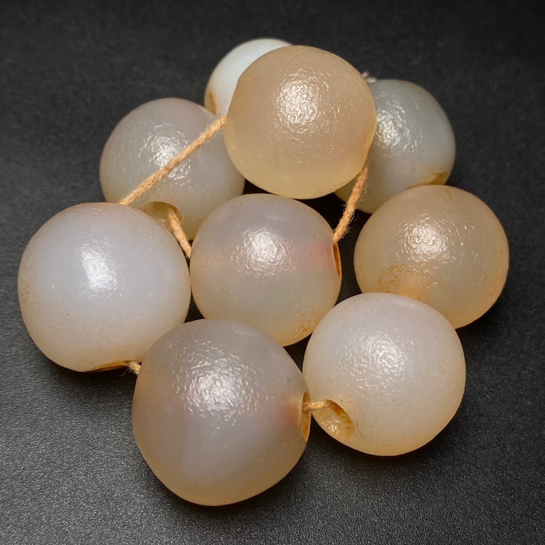 A Precious Agate Bracelets - 8