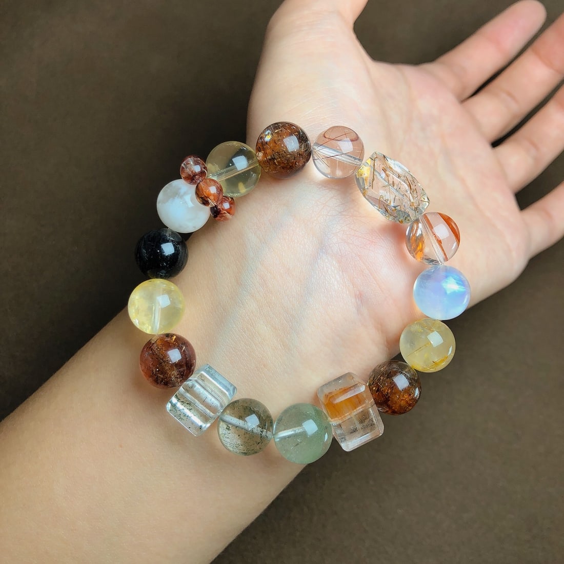 An Exquisite Crystal Bracelets - 2