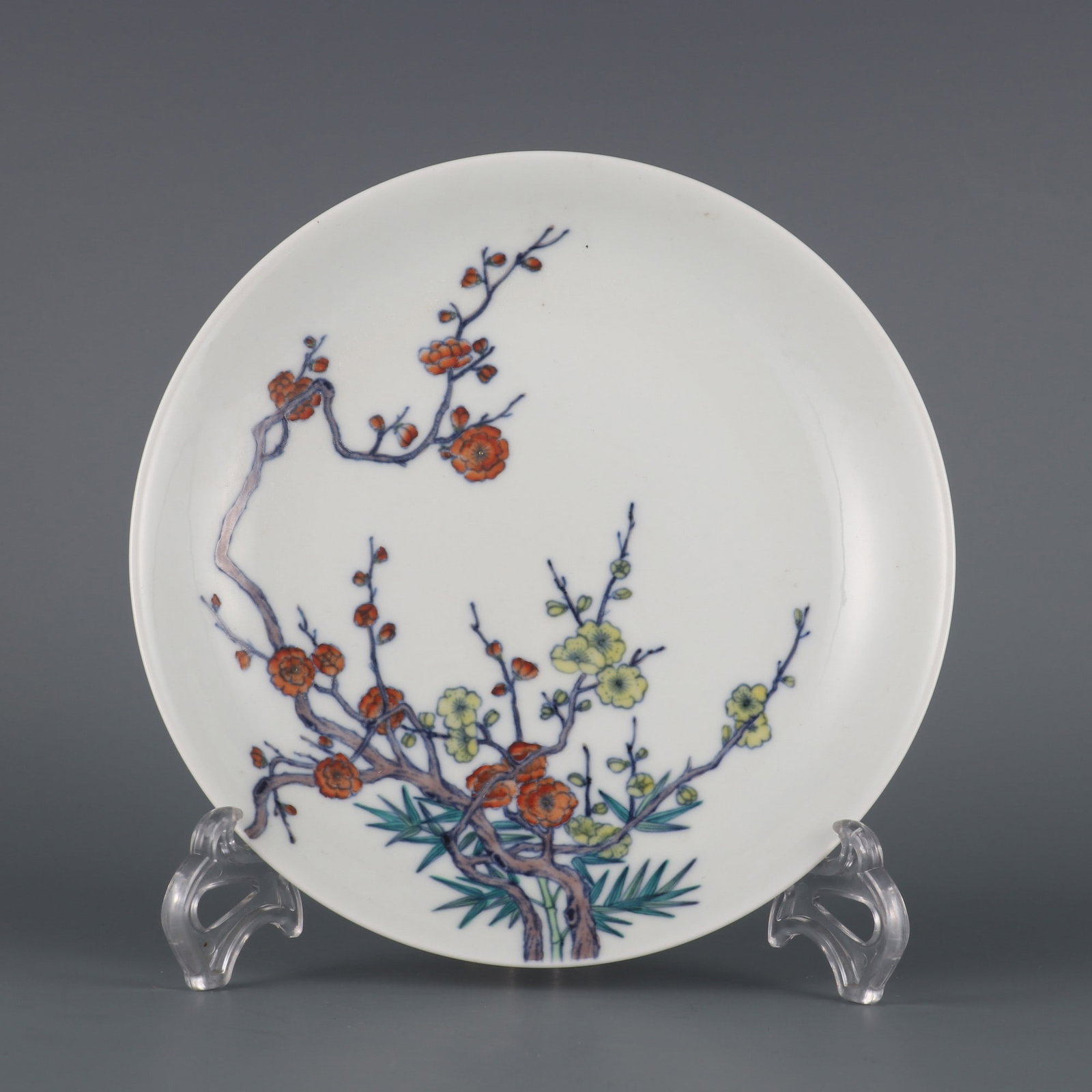An Exquisite Doucai Plum Blossom Pattern Plate: An Exquisite Doucai Plum Blossom Pattern Plate,Qing Dynasty, China,Yongzheng Six-character Mark,Size:1.4inx8.2in 
